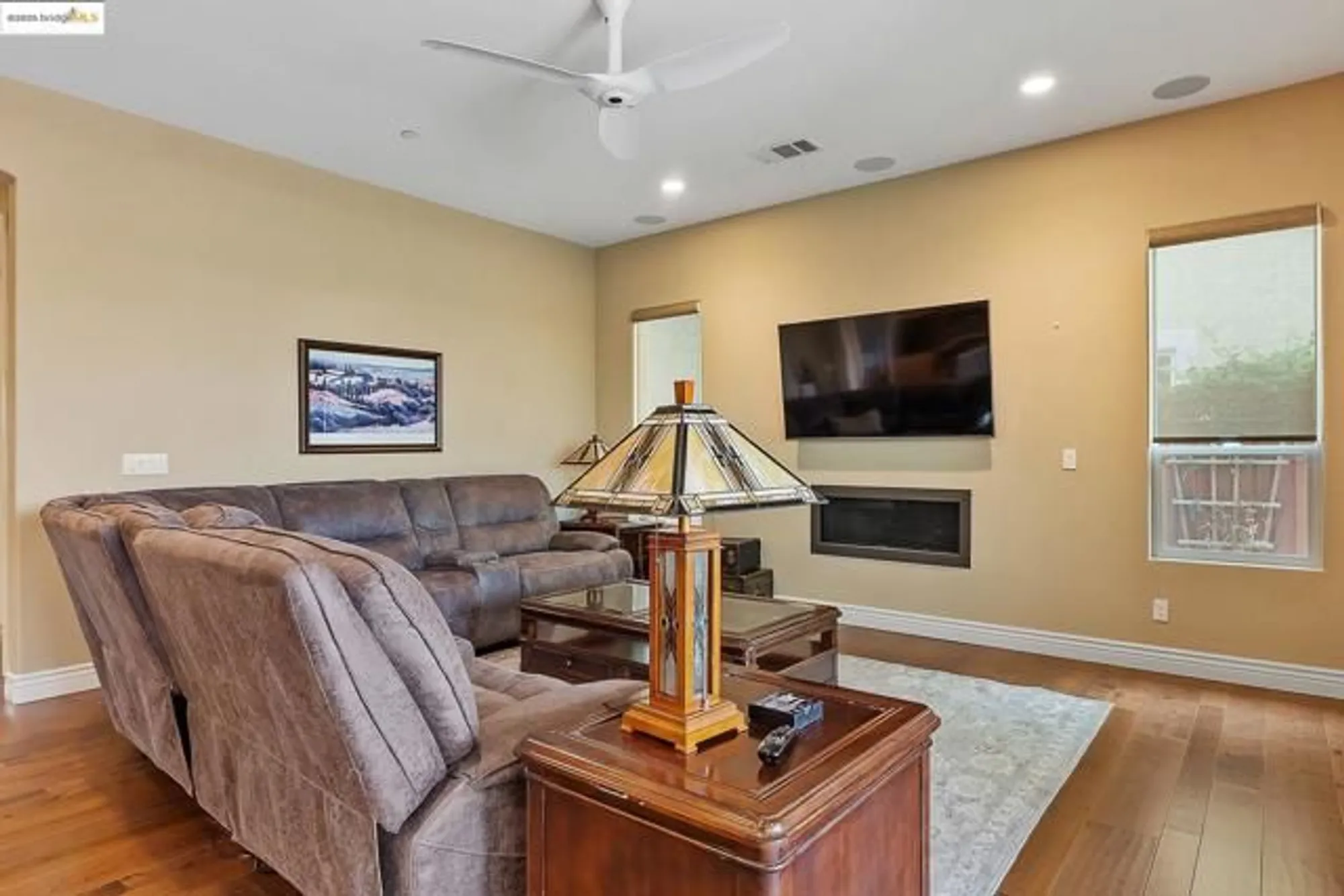 Property Slideshow image 15 of 60 | 1994 corsica way, Brentwood, CA, 94513