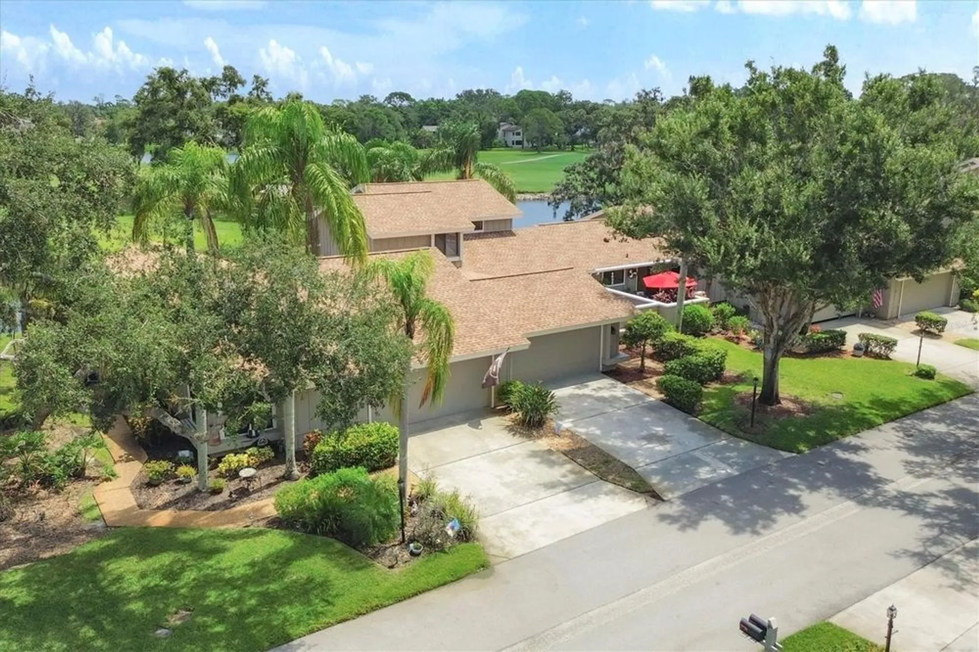 Property Slideshow image 5 of 78 | 4555 forest wood trl 23, Sarasota, FL, 34241