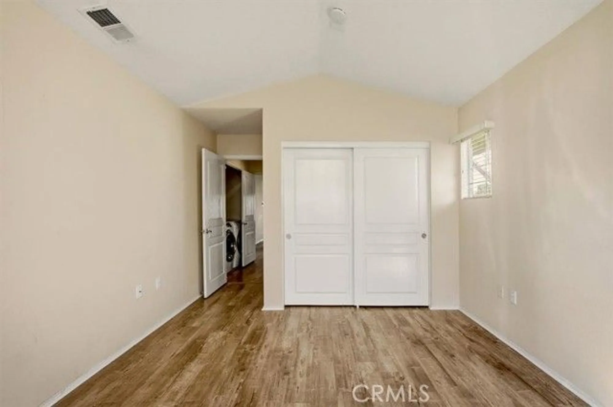 Property Slideshow image 30 of 36 | 19146 oak st, Apple Valley, CA, 92308