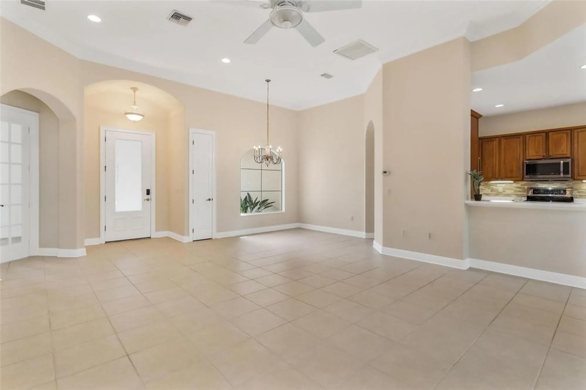 Property Slideshow image 15 of 49 | 5239 grove mnr, Lady Lake, FL, 32159