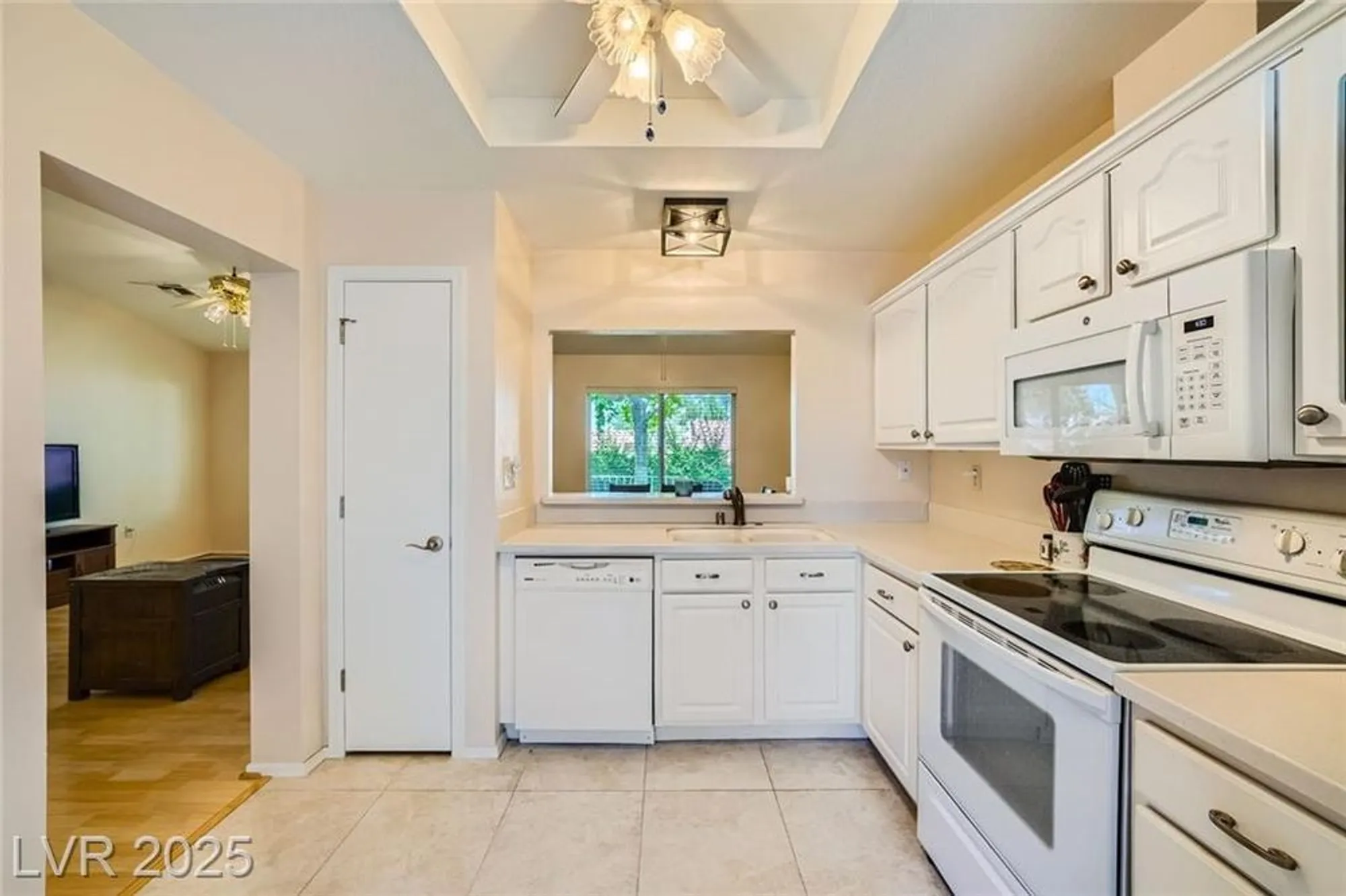 Property Slideshow image 20 of 53 | 9024 starmount dr, Las Vegas, NV, 89134
