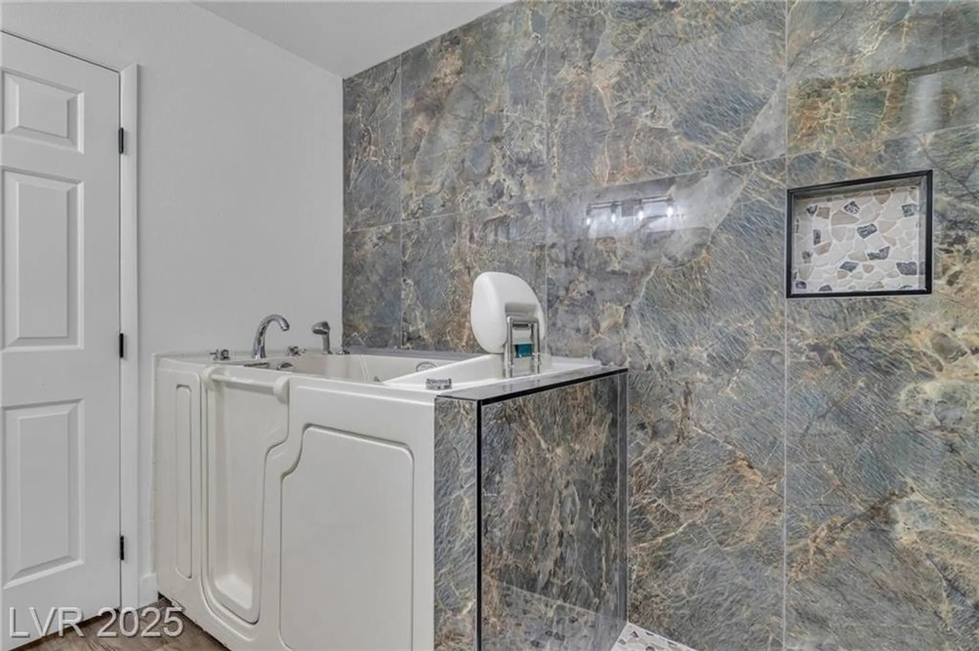 Property Slideshow image 14 of 17 | 2851 s valley view blvd 1098, Las Vegas, NV, 89102