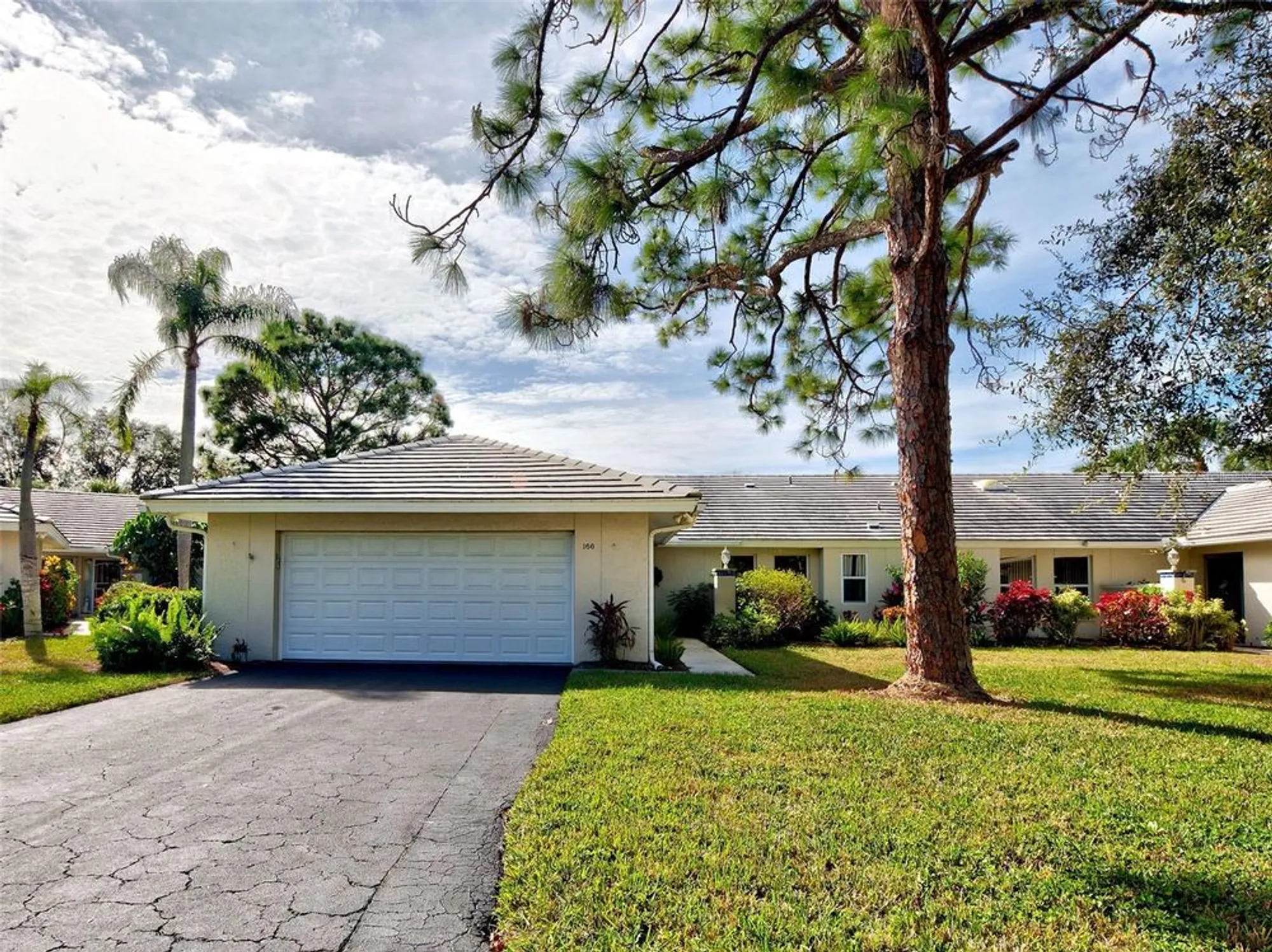 Property Slideshow image 2 of 47 | 166 southampton pl 348, Venice, FL, 34293