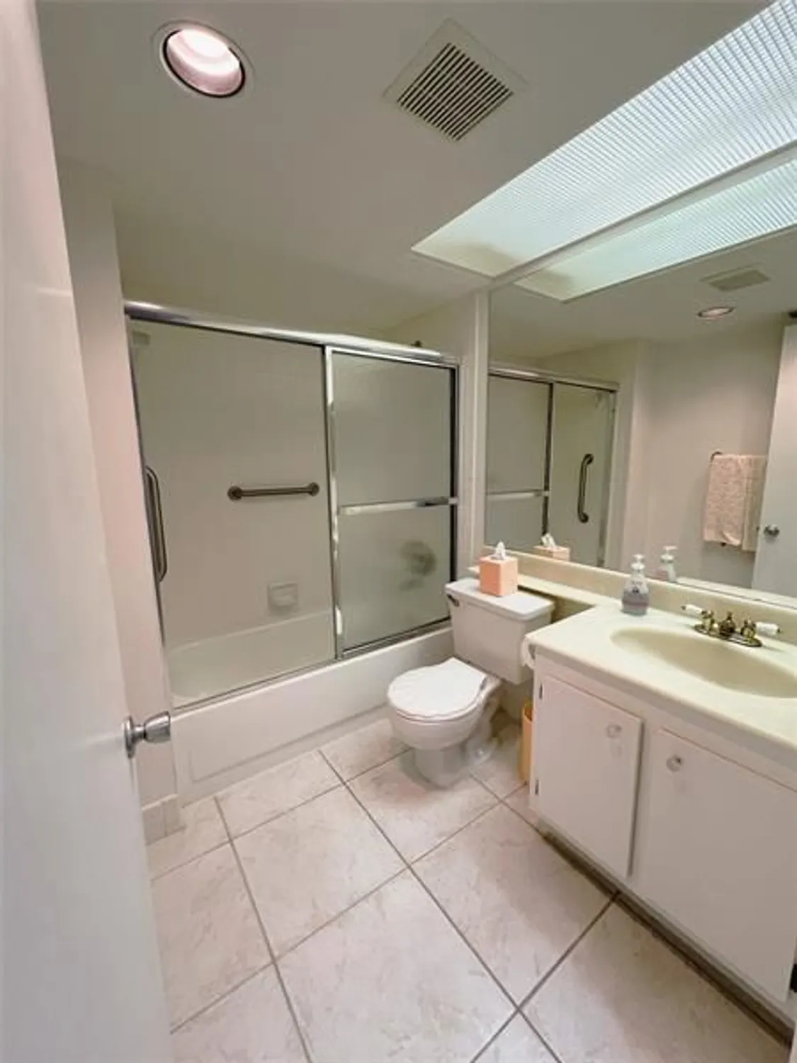 Property Slideshow image 13 of 27 | 1803 eleuthera pt j2, Coconut Creek, FL, 33066