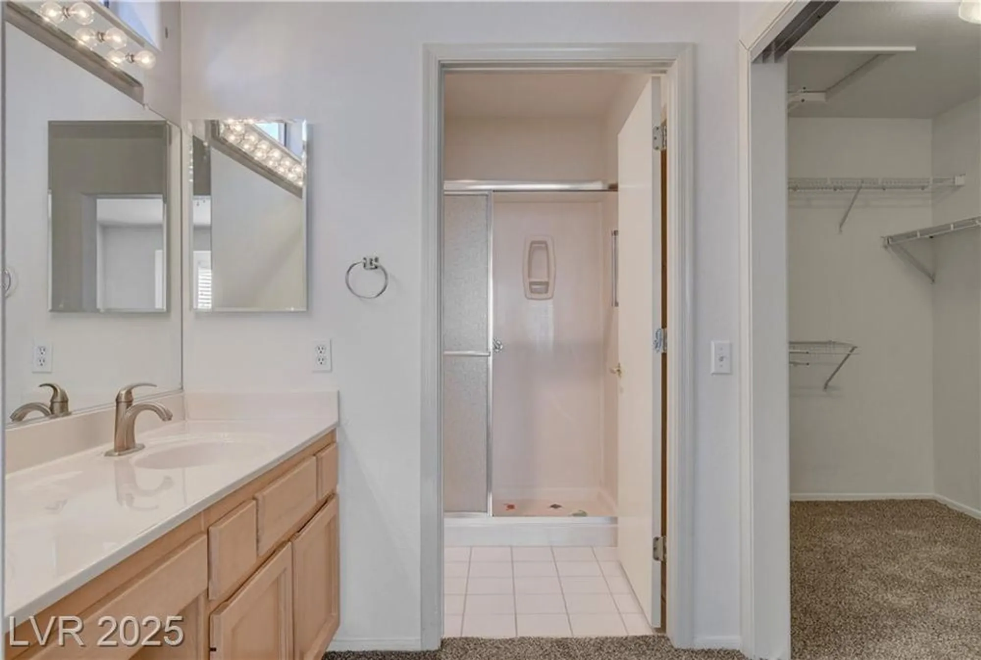 Property Slideshow image 29 of 71 | 10113 cresent creek dr, Las Vegas, NV, 89134