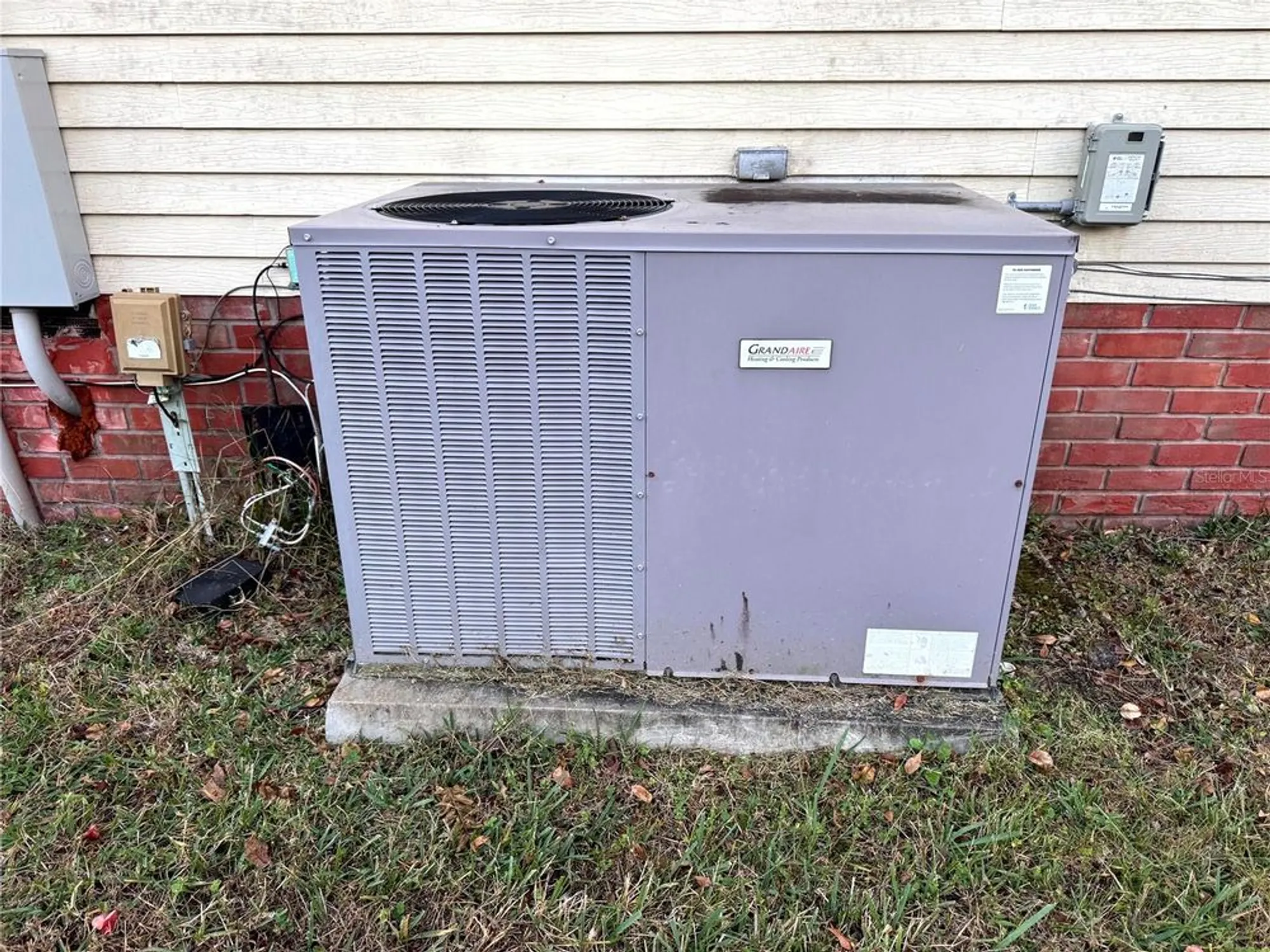 Property Slideshow image 17 of 49 | 813 saint andrews blvd, Lady Lake, FL, 32159