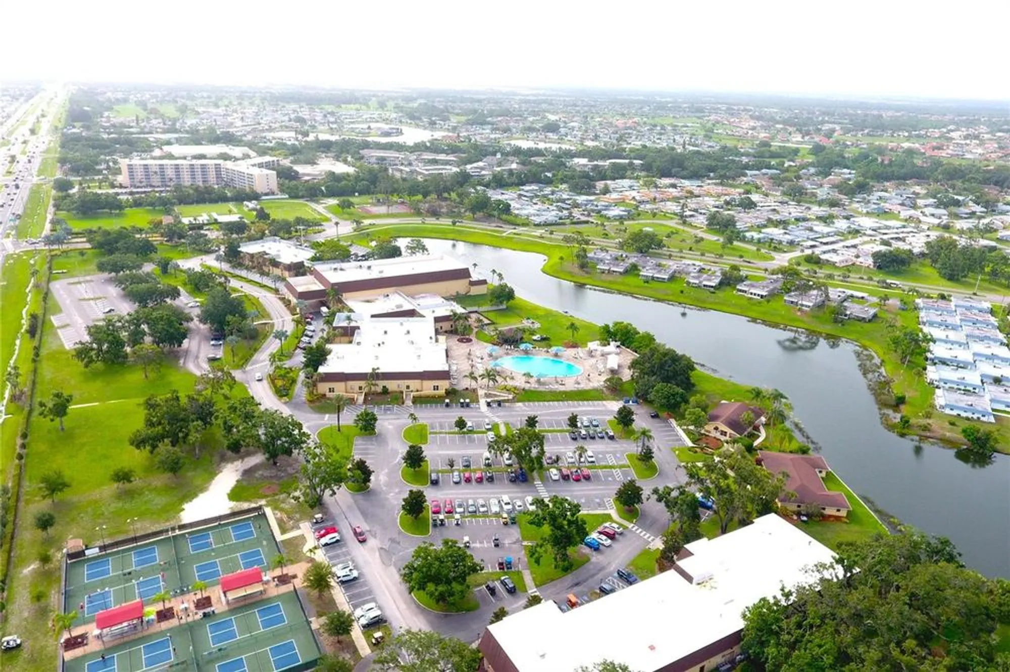 Property Slideshow image 38 of 40 | 101 cambridge trl apt 194, Sun City Center, FL, 33573