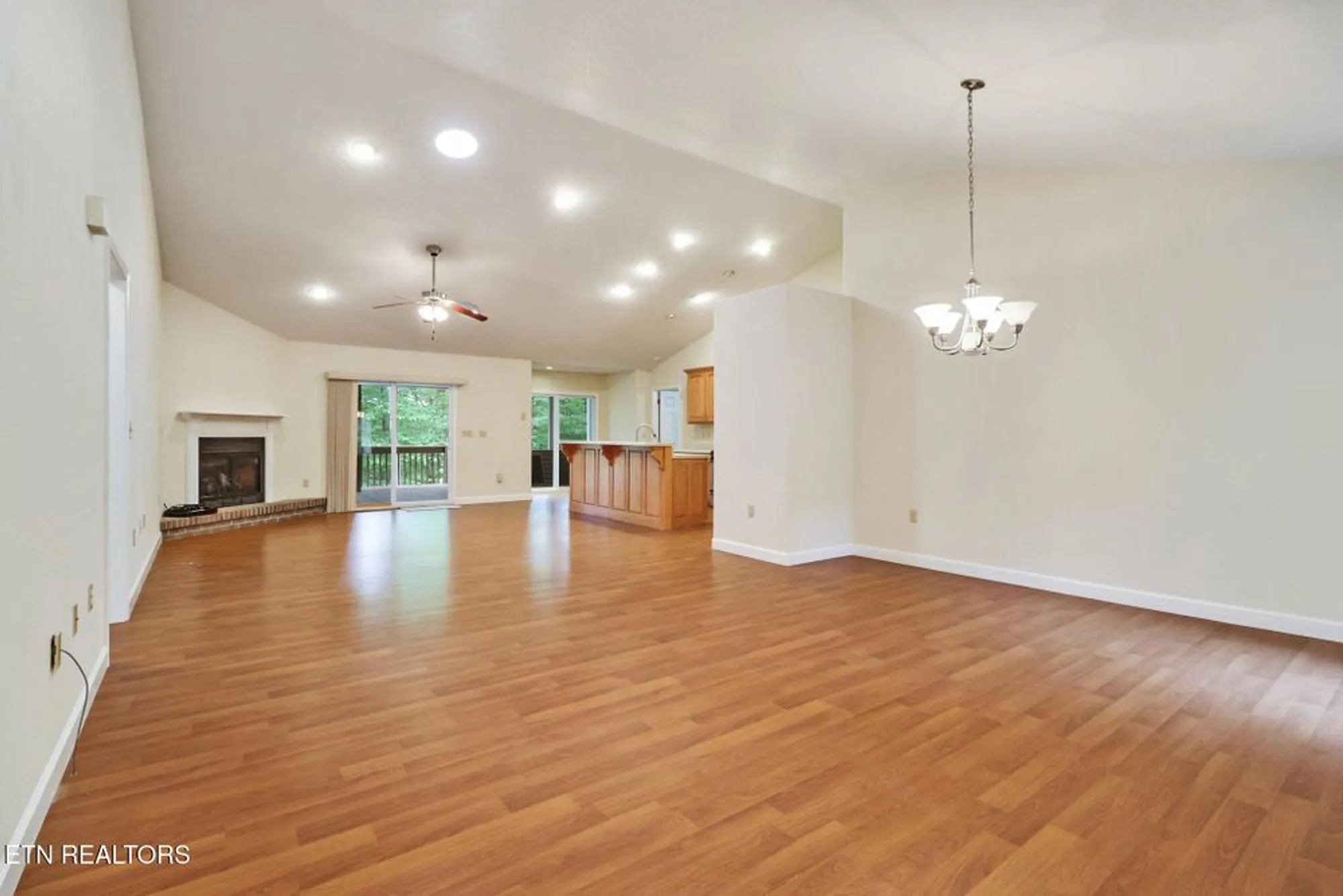 Property Slideshow image 9 of 24 | 348 lakeview dr, Crossville, TN, 38558