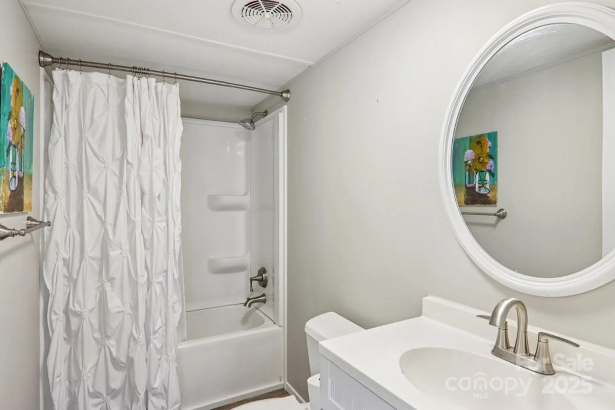 Property Slideshow image 30 of 48 | 302 meadowbrook ct, Hendersonville, NC, 28792