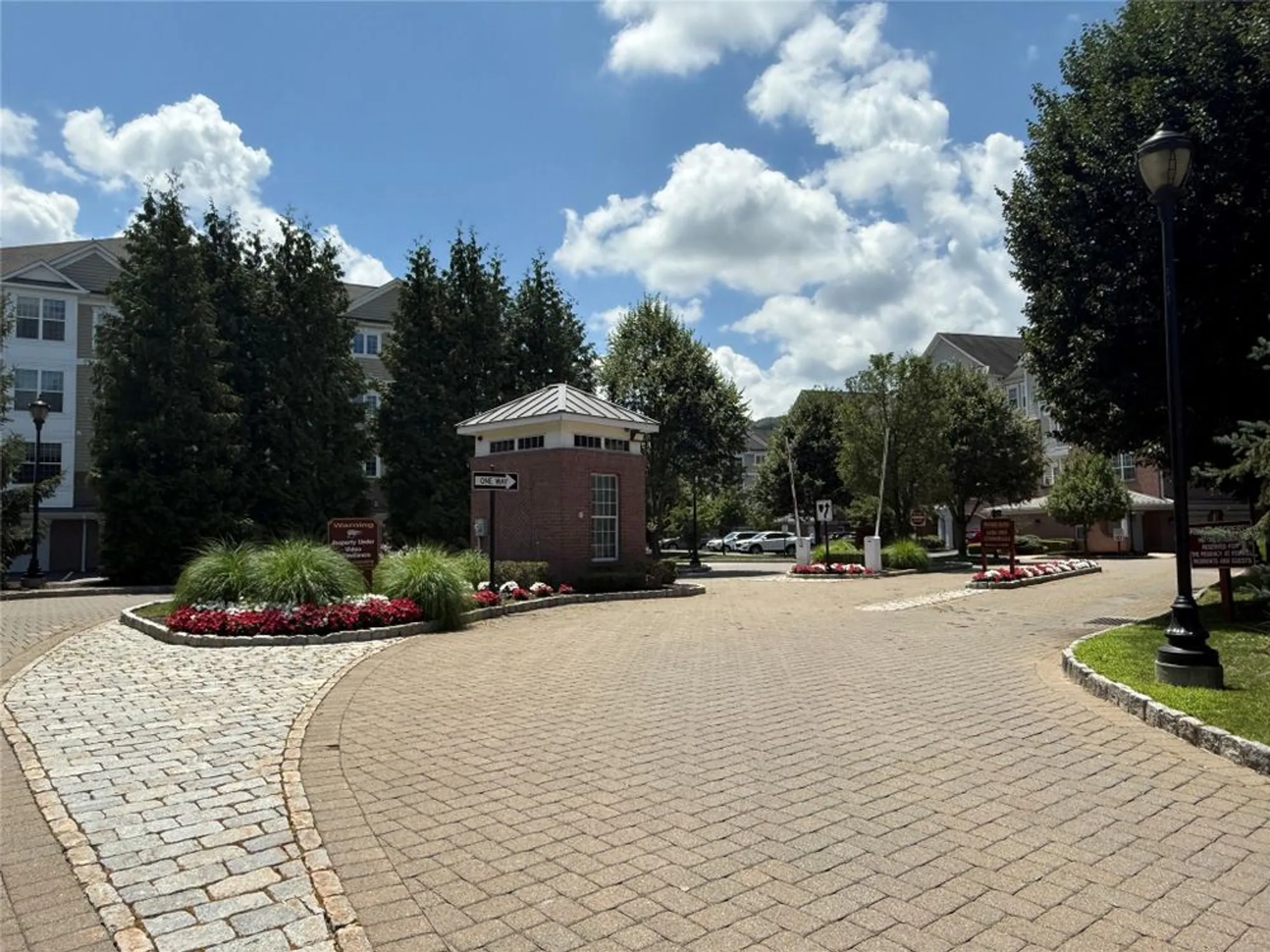 Property Slideshow image 4 of 43 | 326 regency dr, Fishkill, NY, 12524