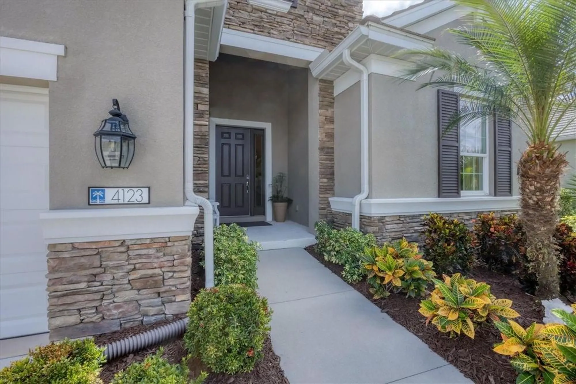 Property Slideshow image 11 of 81 | 4123 midnight blue run, Bradenton, FL, 34211