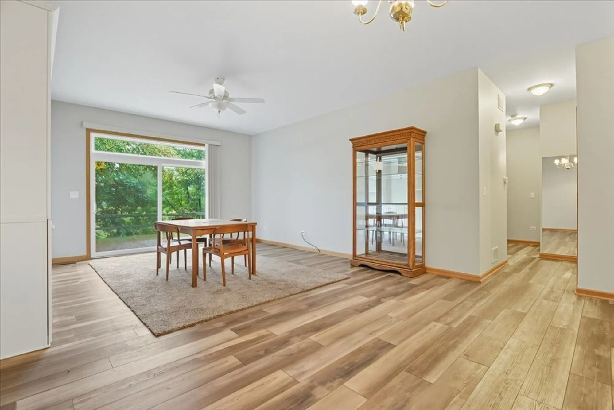 Property Slideshow image 12 of 25 | 2346 ashbrook ln, Grayslake, IL, 60030