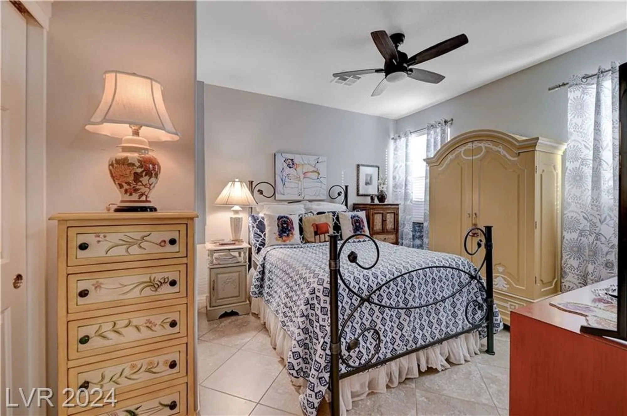 Property Slideshow image 36 of 86 | 5721 keystone crest st, North Las Vegas, NV, 89081
