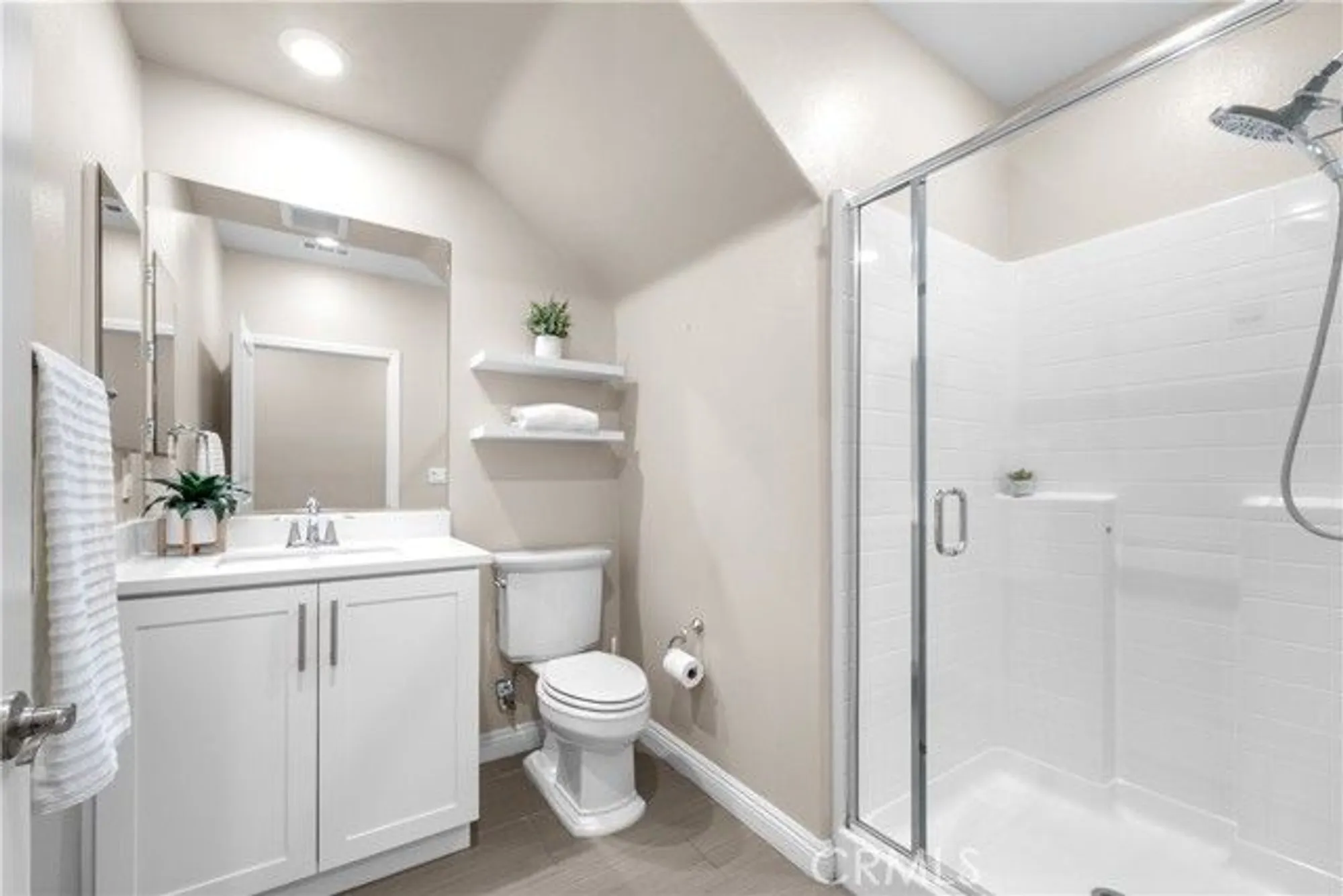 Property Slideshow image 20 of 31 | 20552 galloway dr, Saugus, CA, 91350