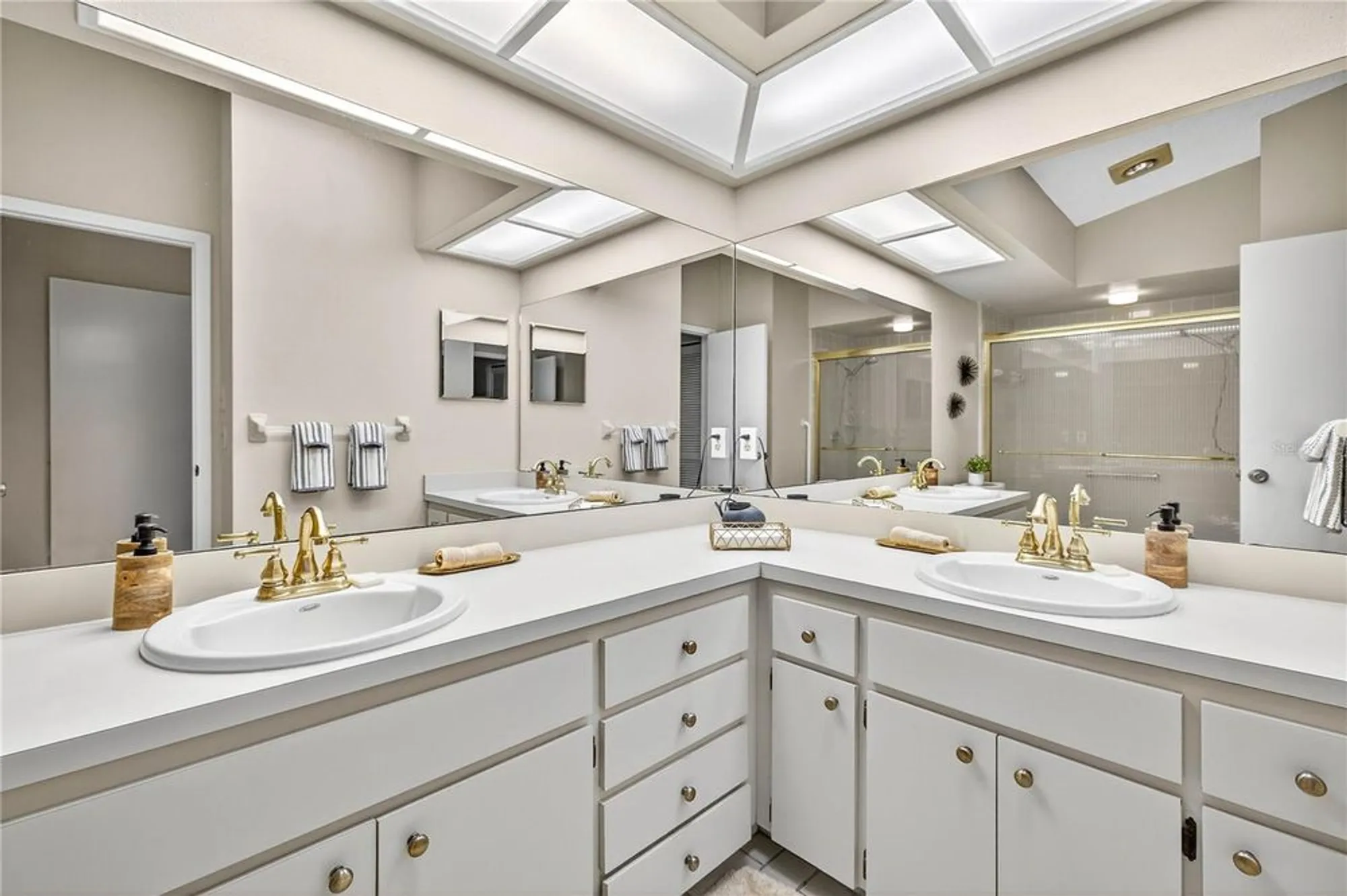 Property Slideshow image 20 of 47 | 4658 wallingford ct, New Port Richey, FL, 34655