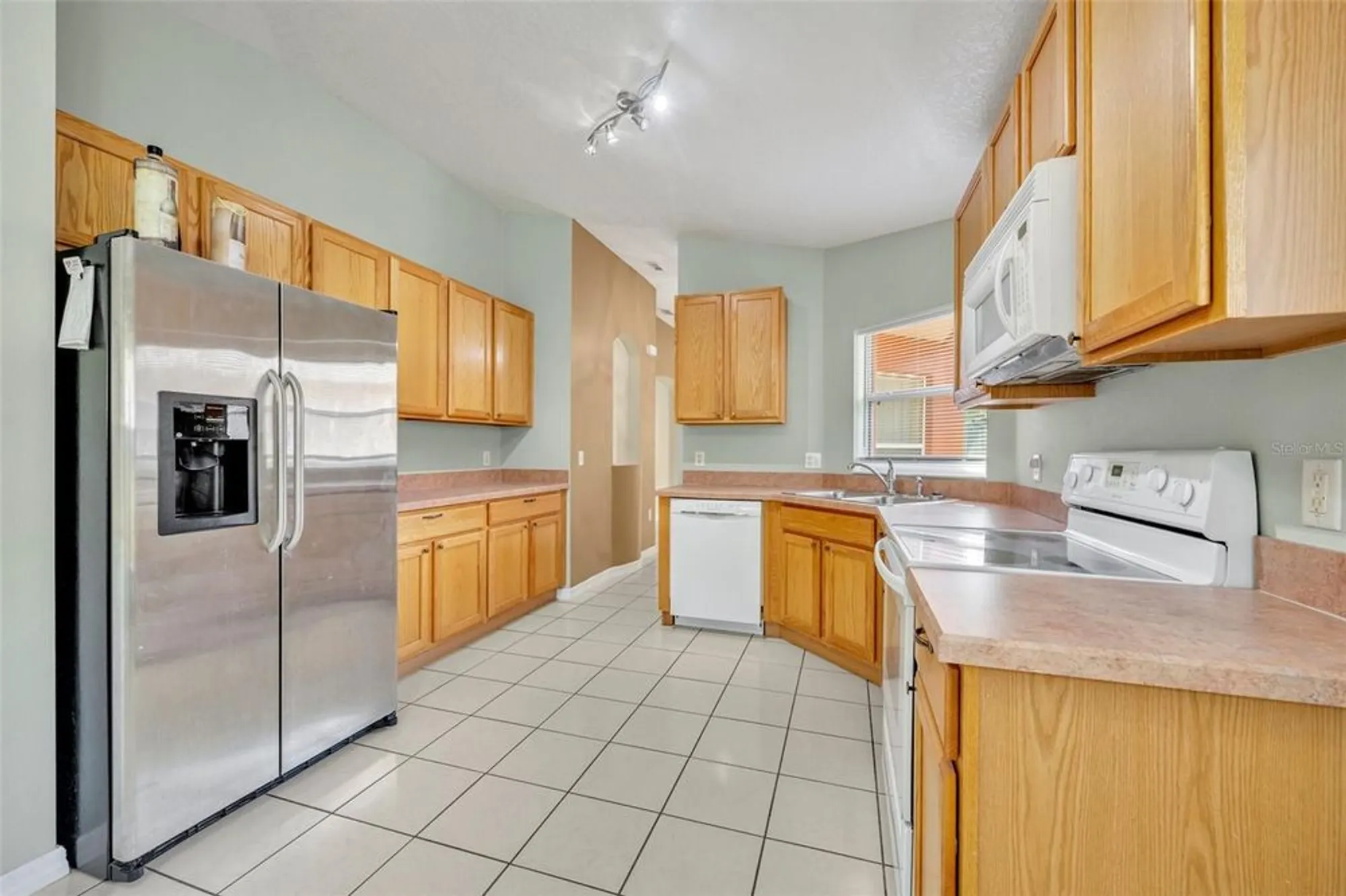 Property Slideshow image 16 of 35 | 540 grand canal dr, Kissimmee, FL, 34759
