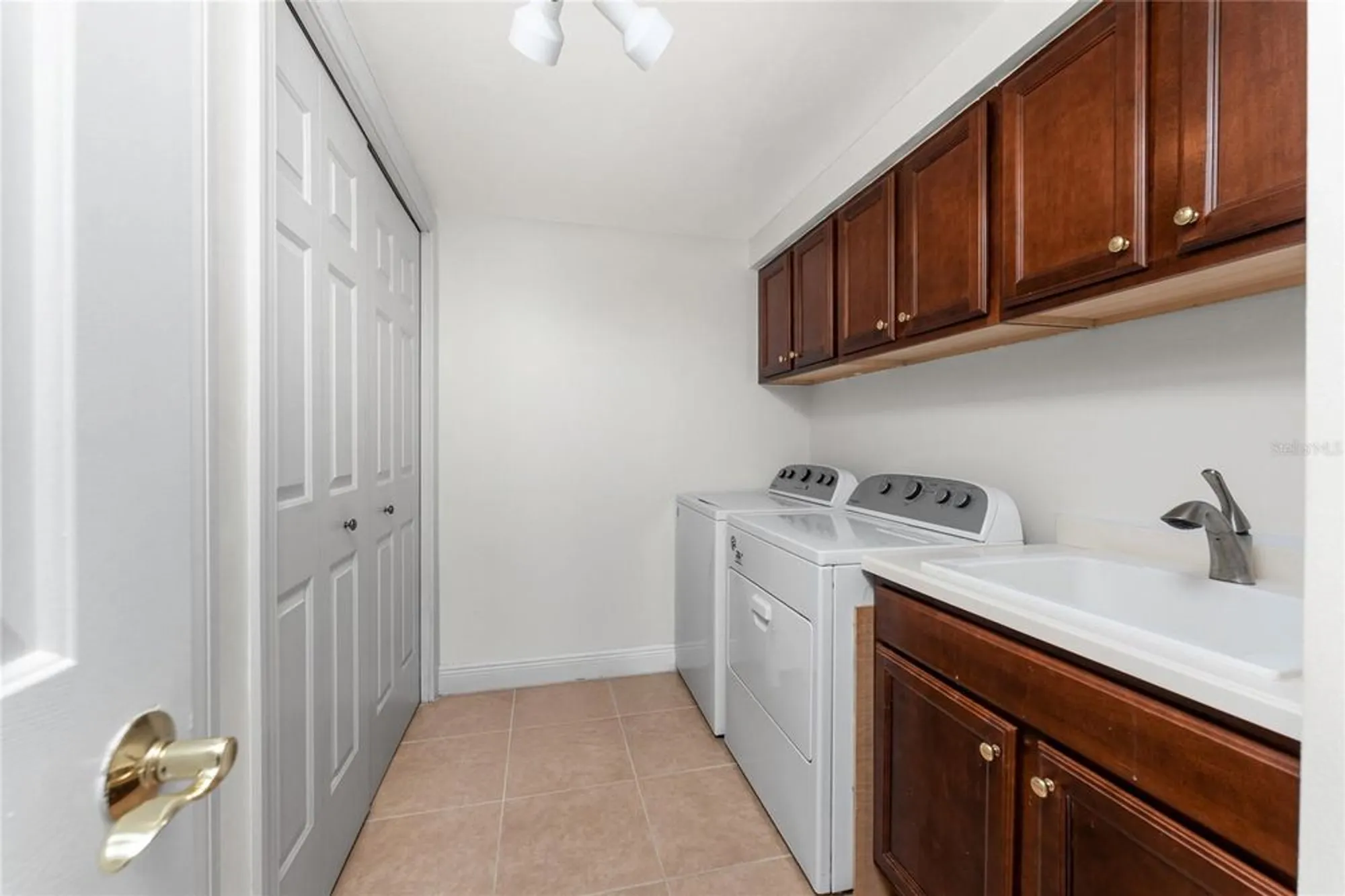 Property Slideshow image 35 of 48 | 3313 sunset key cir 107, Punta Gorda, FL, 33955