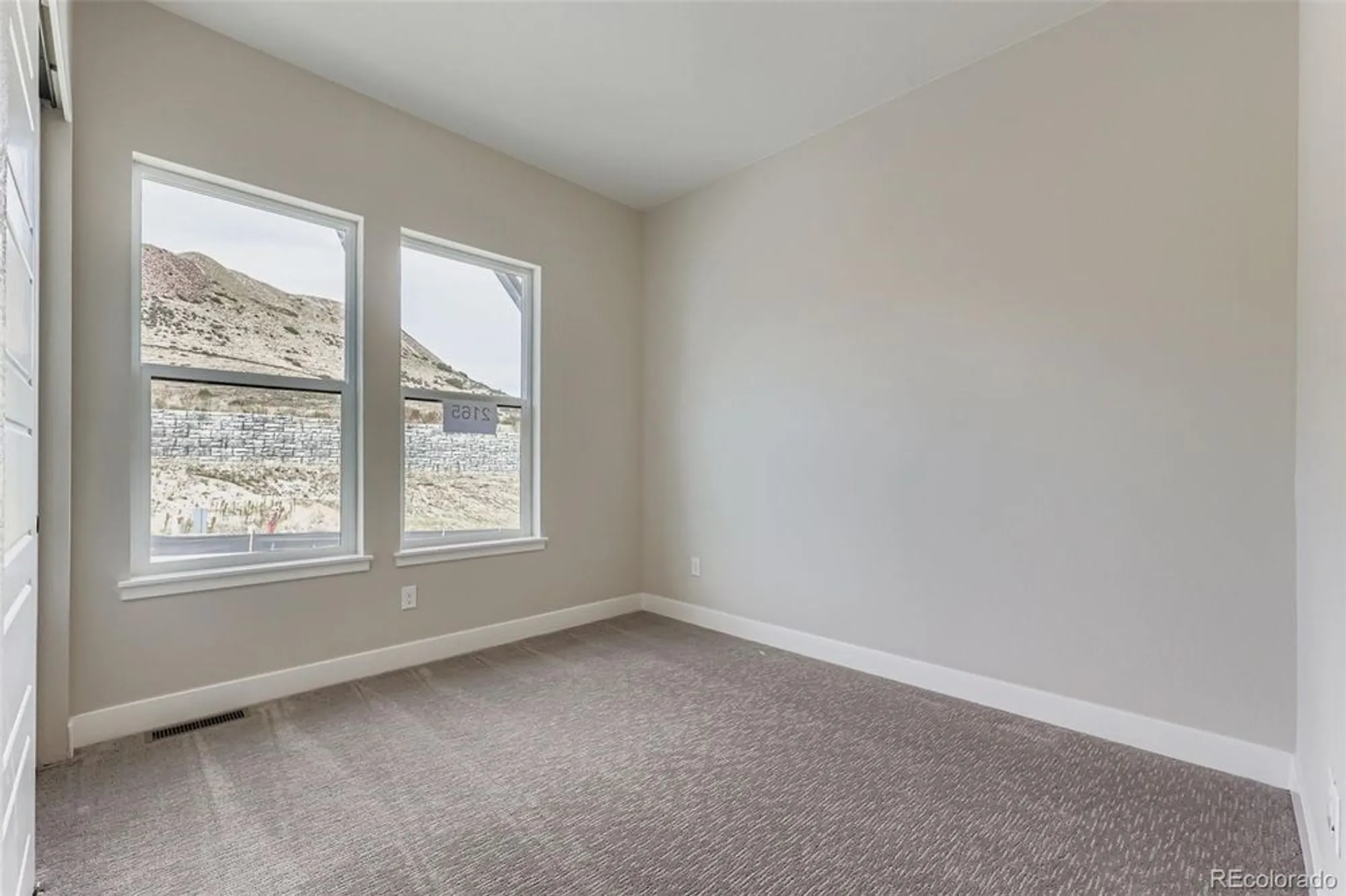 Property Slideshow image 18 of 39 | 2165 grayside cir, Castle Rock, CO, 80109