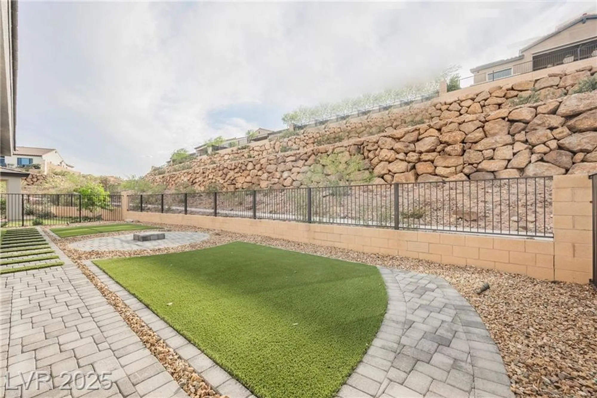 Property Slideshow image 19 of 24 | 19 desert ivy ln, Henderson, NV, 89011