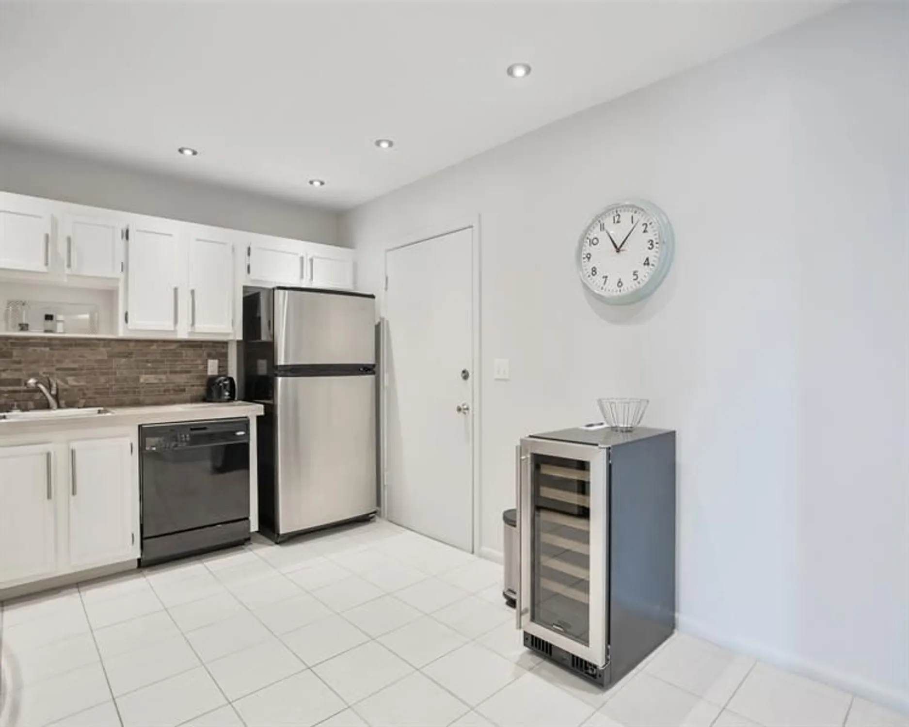 Property Slideshow image 10 of 21 | 4751 nw 21st st apt 604, Lauderhill, FL, 33313