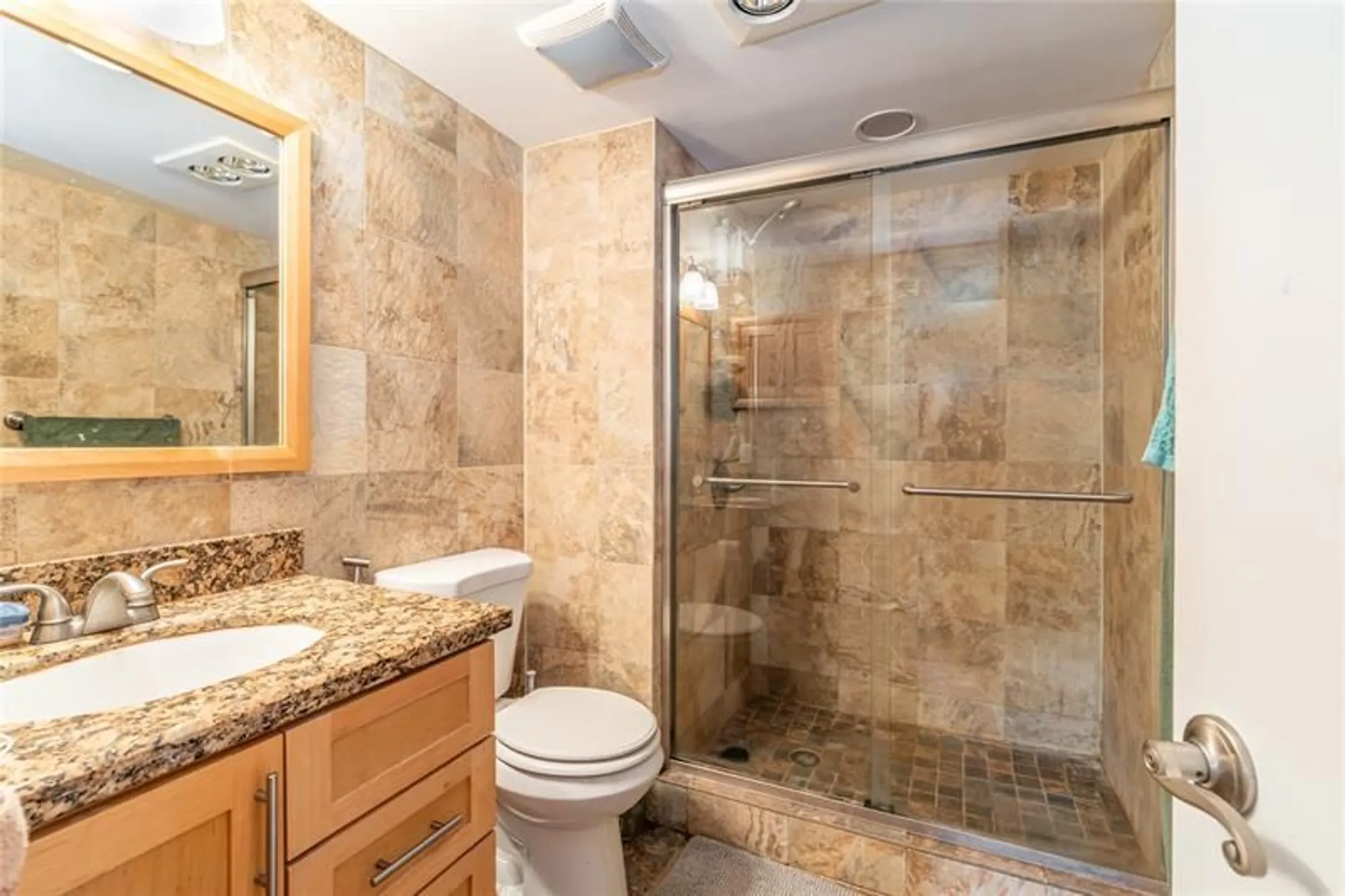 Property Slideshow image 14 of 55 | 820 s hollybrook dr 101, Pembroke Pines, FL, 33025