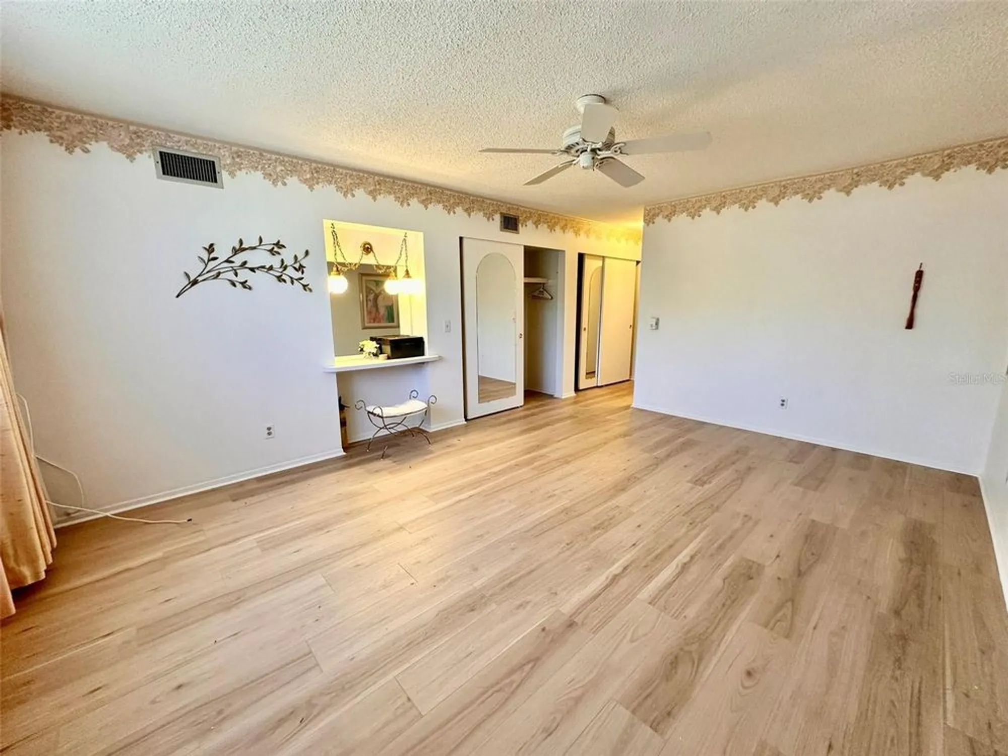 Property Slideshow image 18 of 40 | 2340 grecian way apt 56, Clearwater, FL, 33763