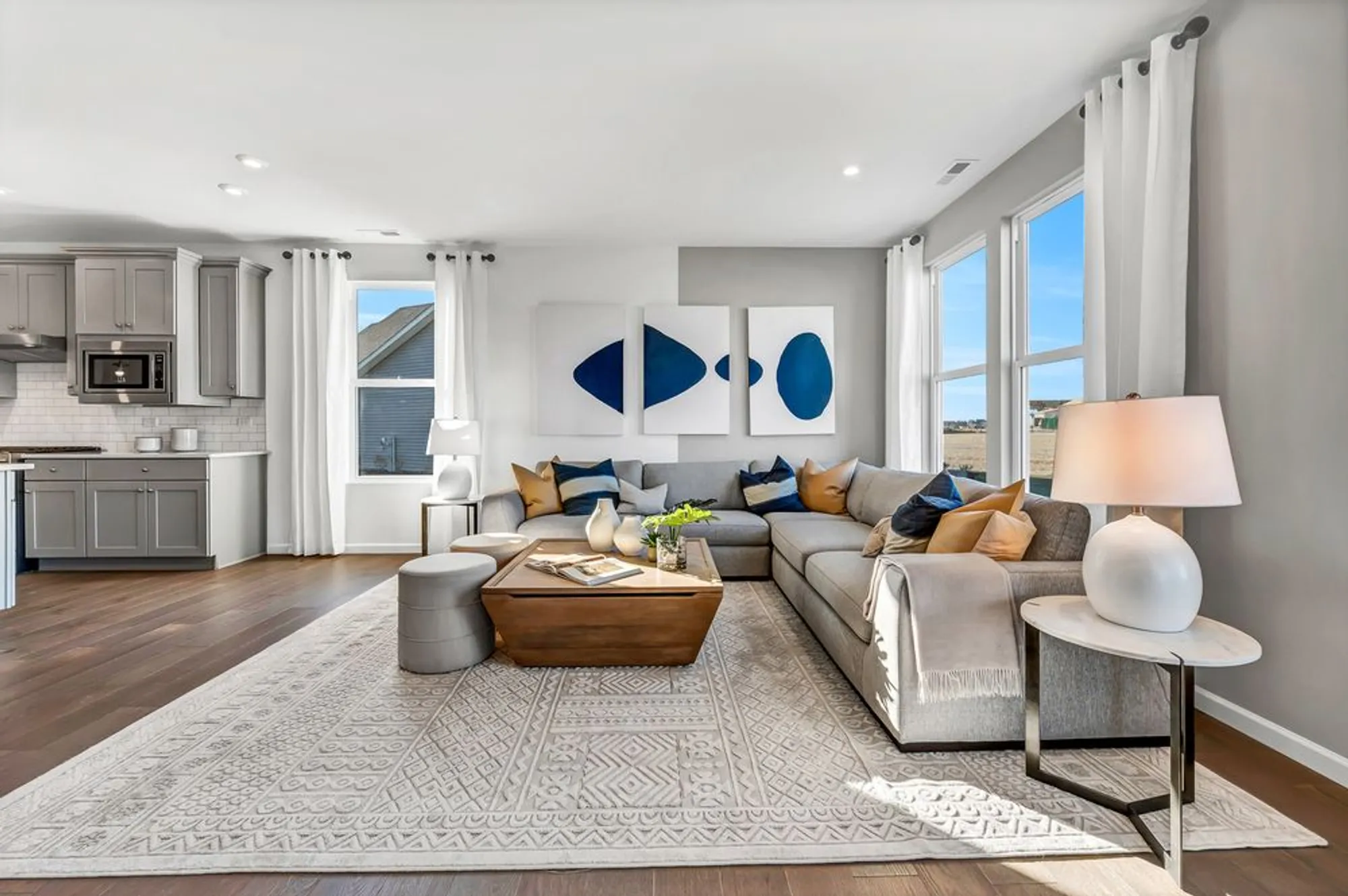 Property Slideshow image 8 of 26 | 3373 fulshear cir, Aurora, IL, 60503