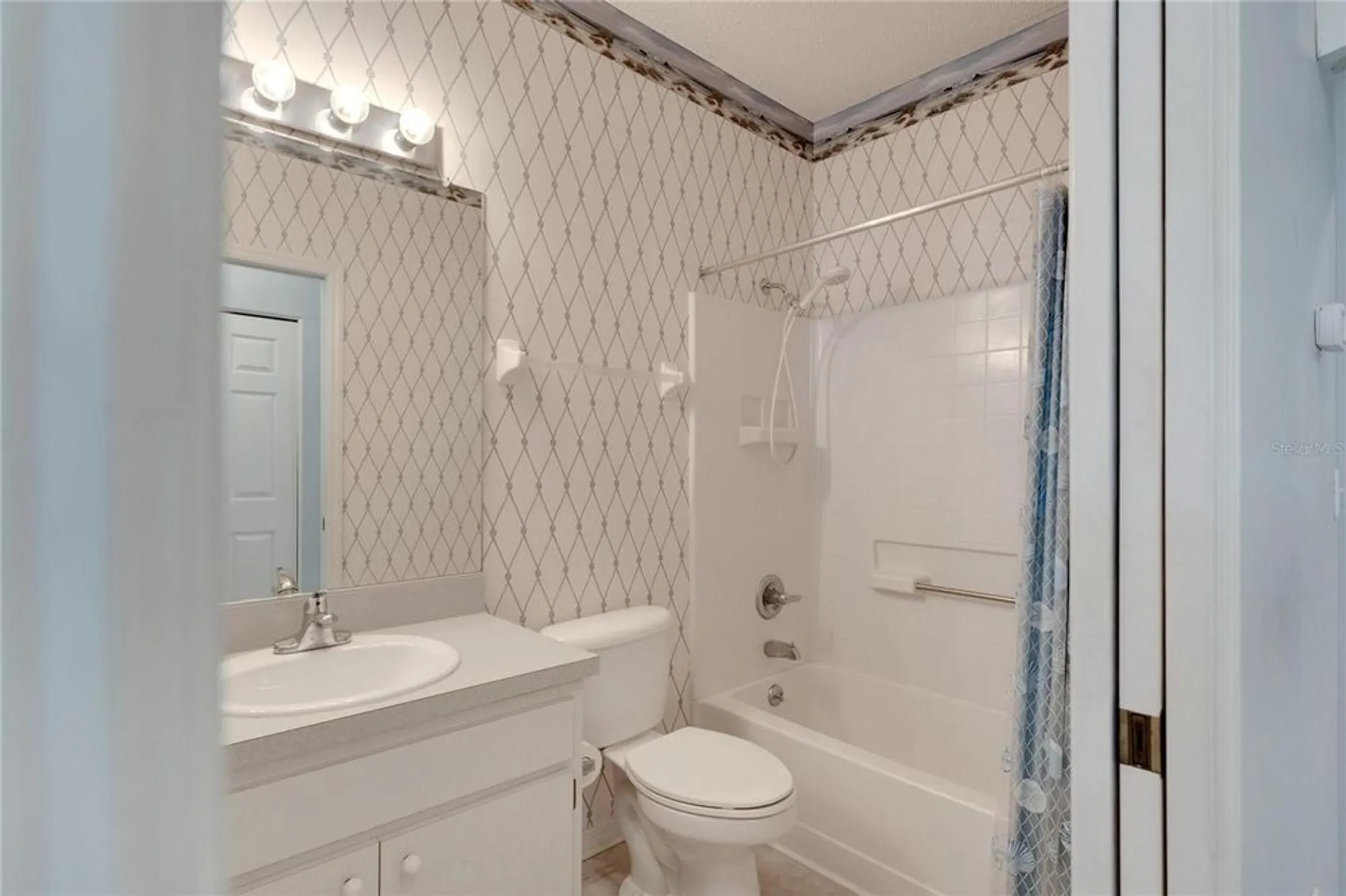 Property Slideshow image 26 of 46 | 1015 radison lake ct # 65, Sun City Center, FL, 33573