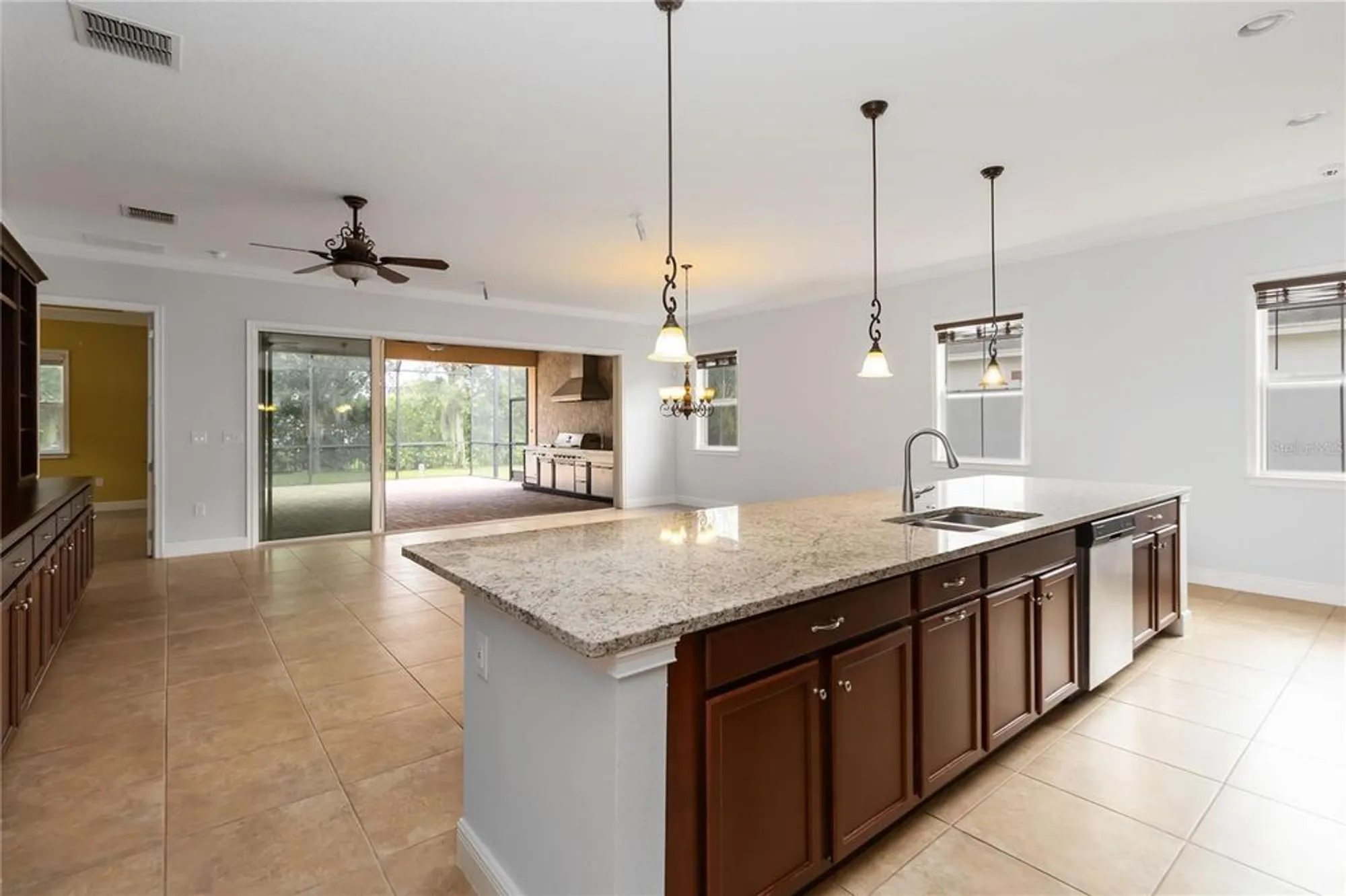 Property Slideshow image 15 of 54 | 5043 vantage ct, Saint Cloud, FL, 34772
