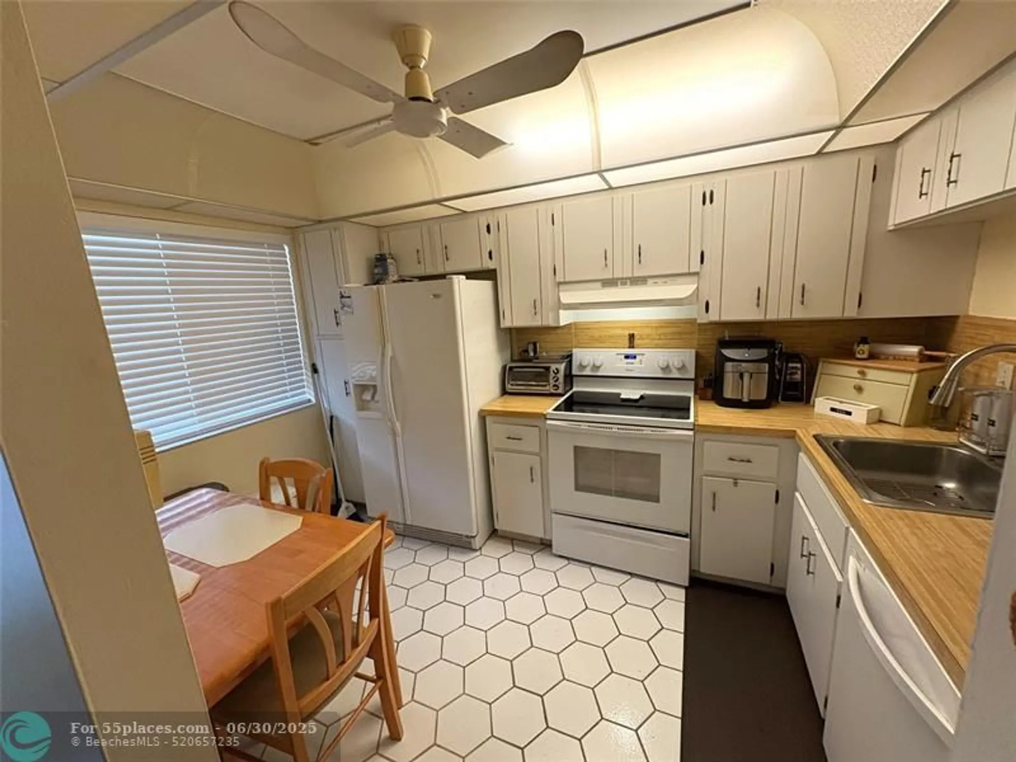 Property Slideshow image 3 of 17 | 3571 inverrary dr 209, Lauderhill, FL, 33319
