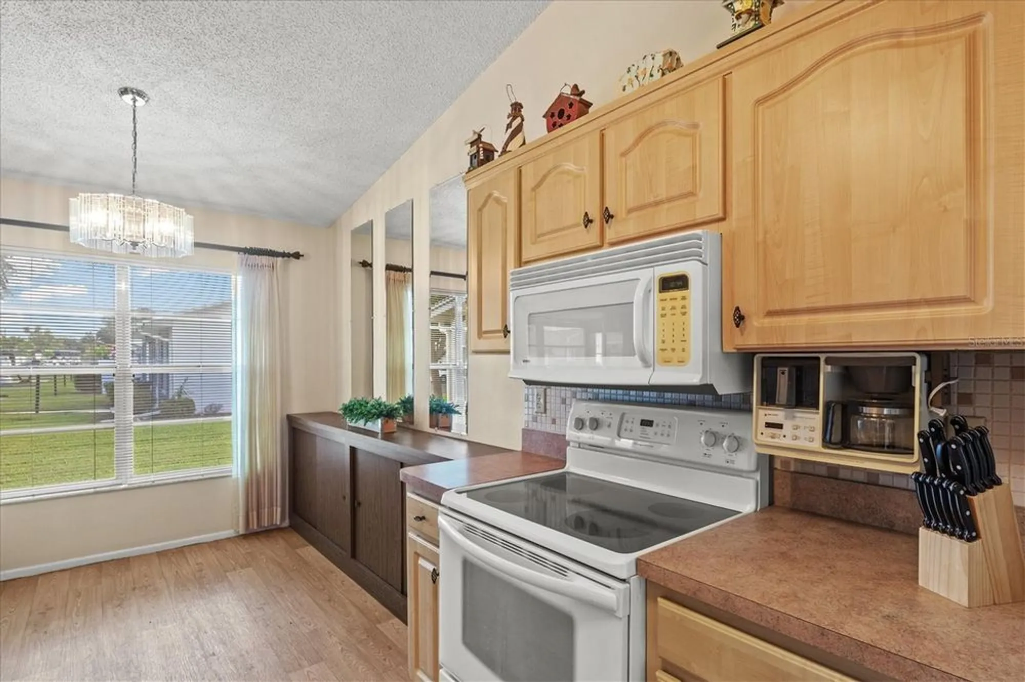 Property Slideshow image 13 of 37 | 3701 39th st, Bradenton, FL, 34205