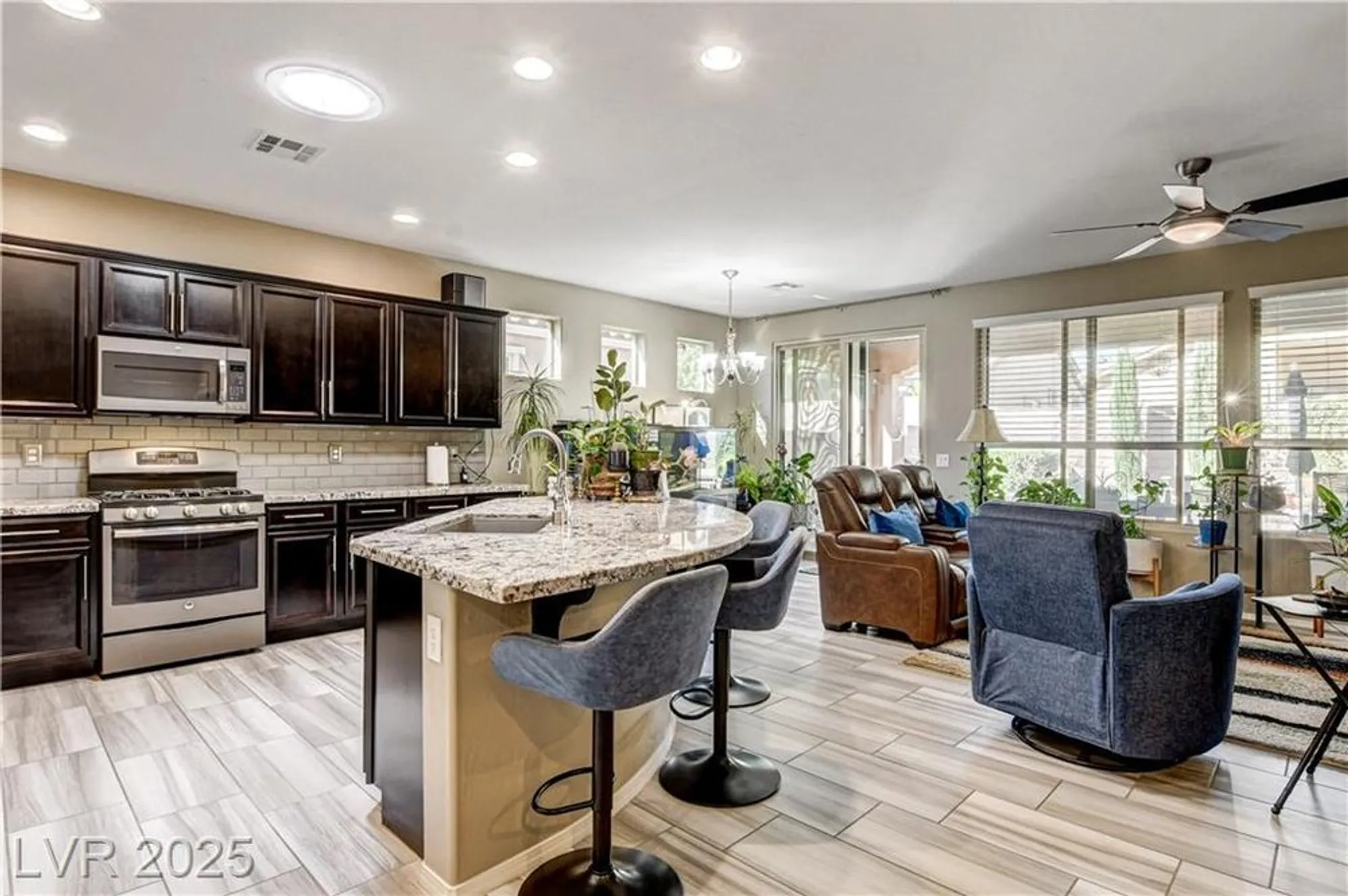 Property Slideshow image 15 of 63 | 3712 corte bella hills ave, North Las Vegas, NV, 89081