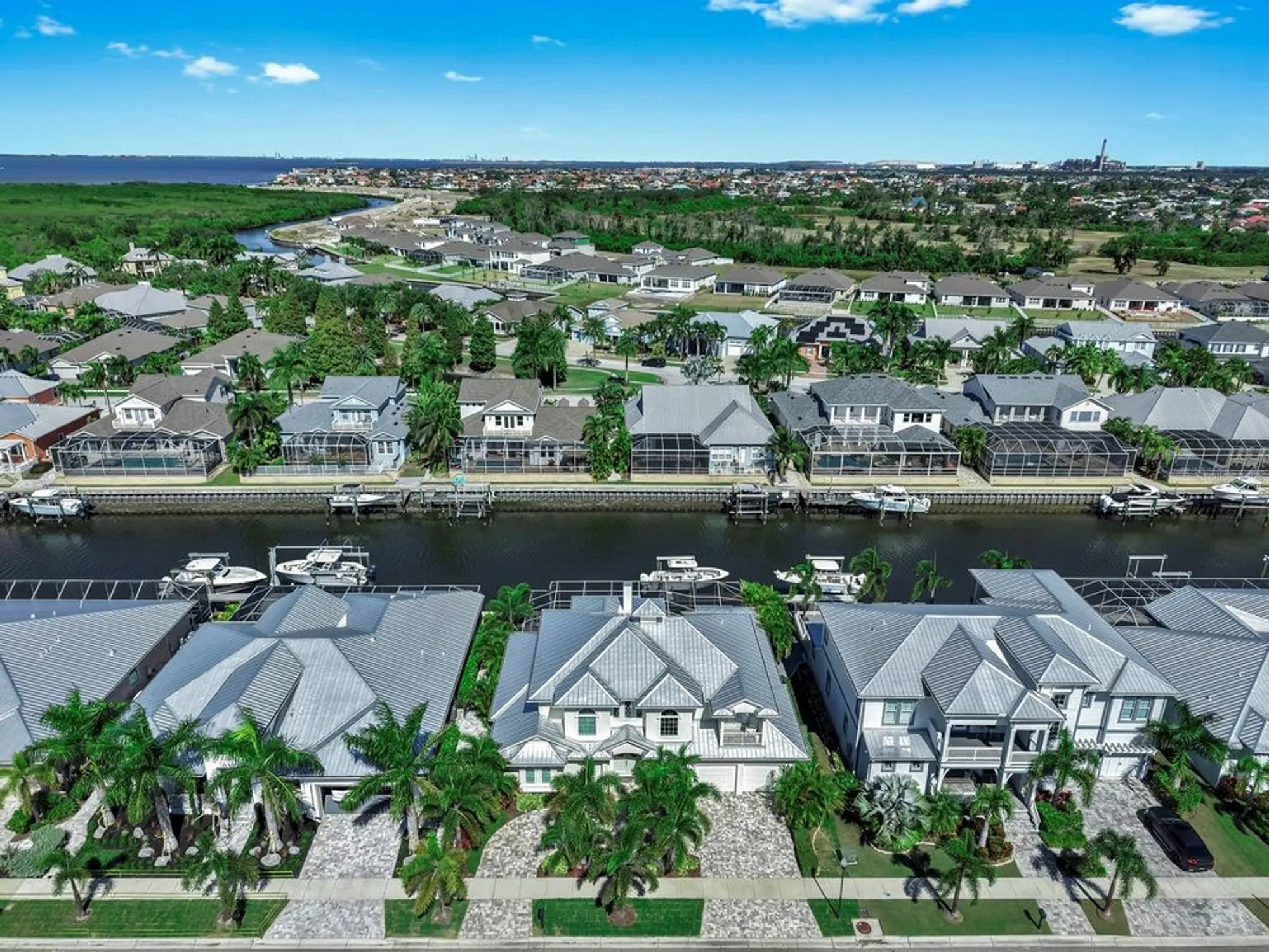 Property Slideshow image 81 of 100 | 701 pinckney dr, Apollo Beach, FL, 33572