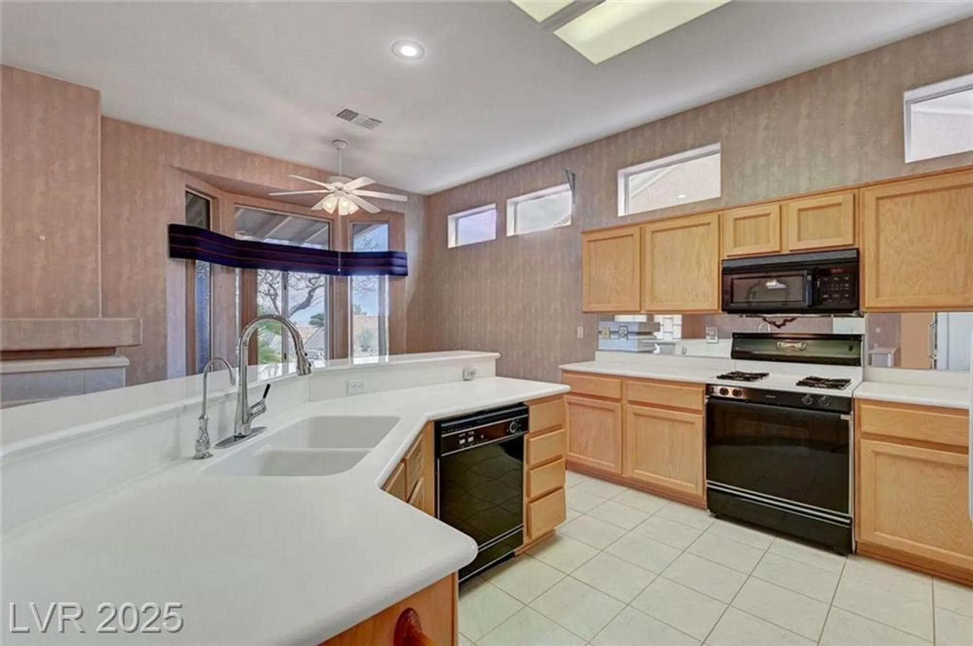 Property Slideshow image 17 of 51 | 3020 ripon dr, Las Vegas, NV, 89134