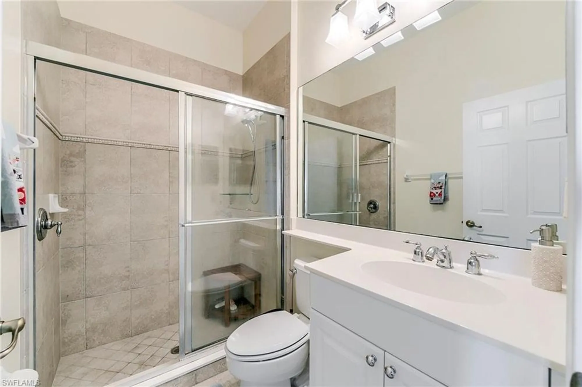 Property Slideshow image 25 of 49 | 3806 lakeview isle ct, Fort Myers, FL, 33905