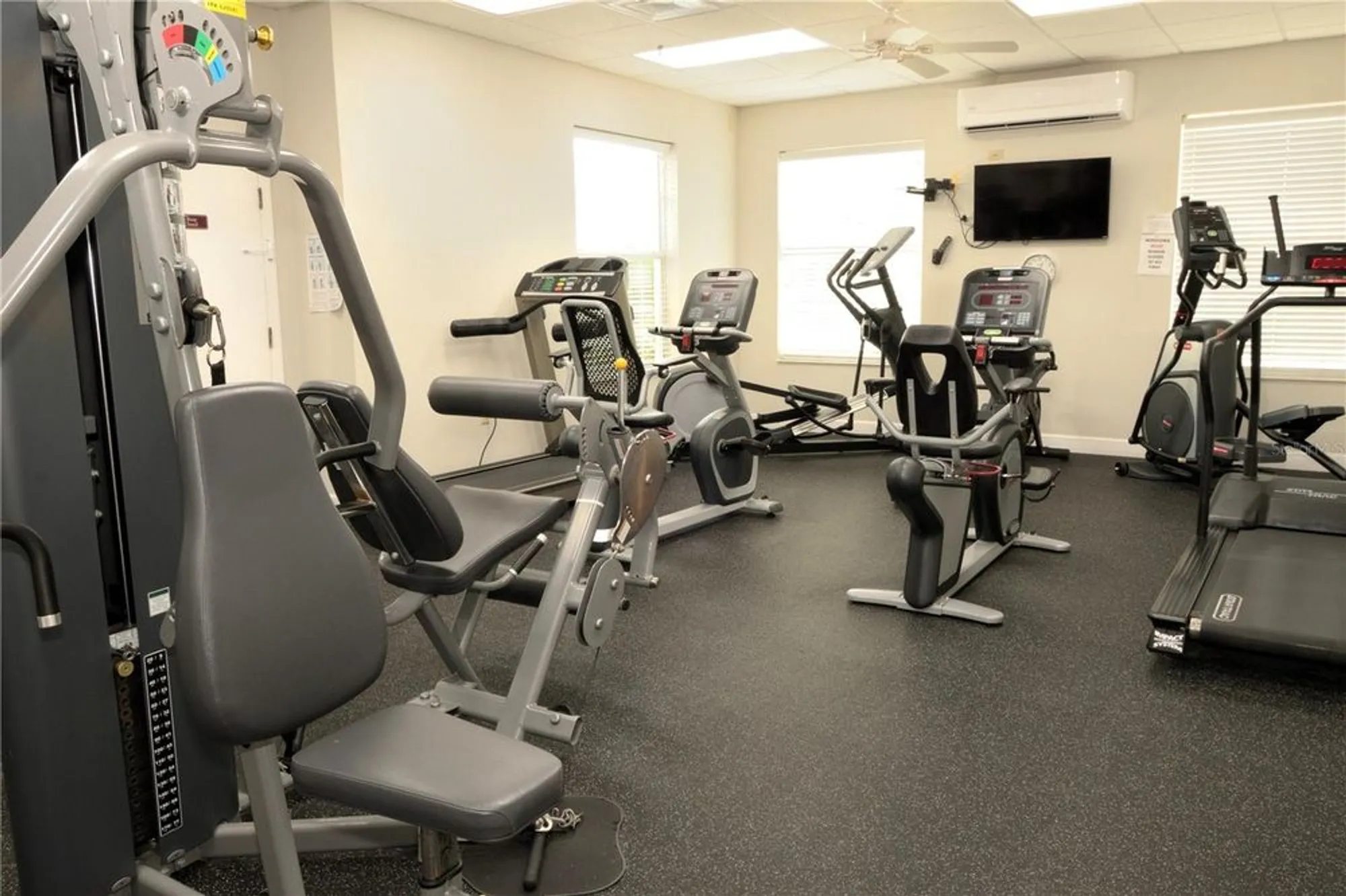 Property Slideshow image 34 of 43 | 225 high vista dr, Davenport, FL, 33837