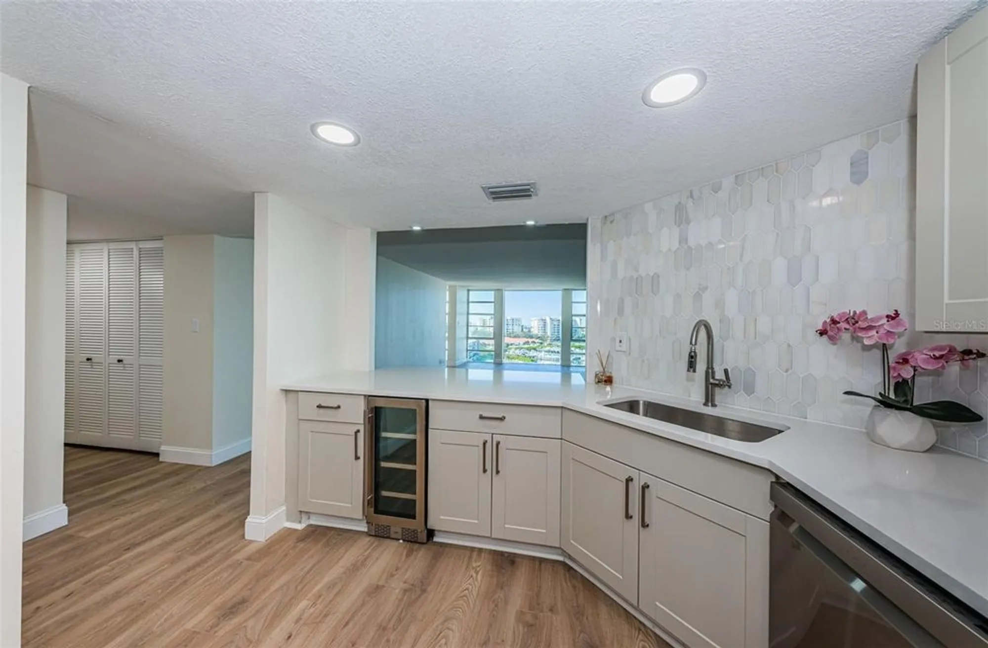 Property Slideshow image 21 of 66 | 7400 sun island dr 806, South Pasadena, FL, 33707