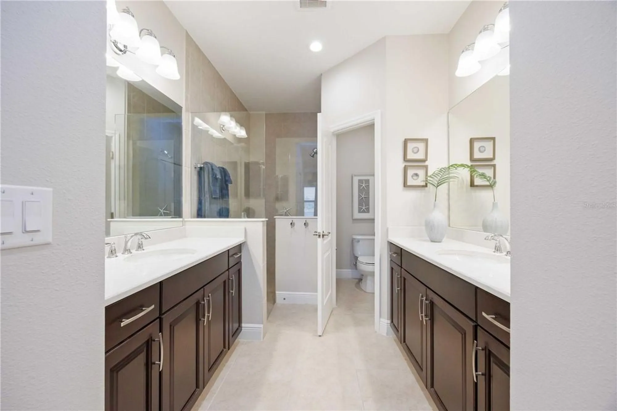 Property Slideshow image 35 of 70 | 21625 avon park ct, Venice, FL, 34293