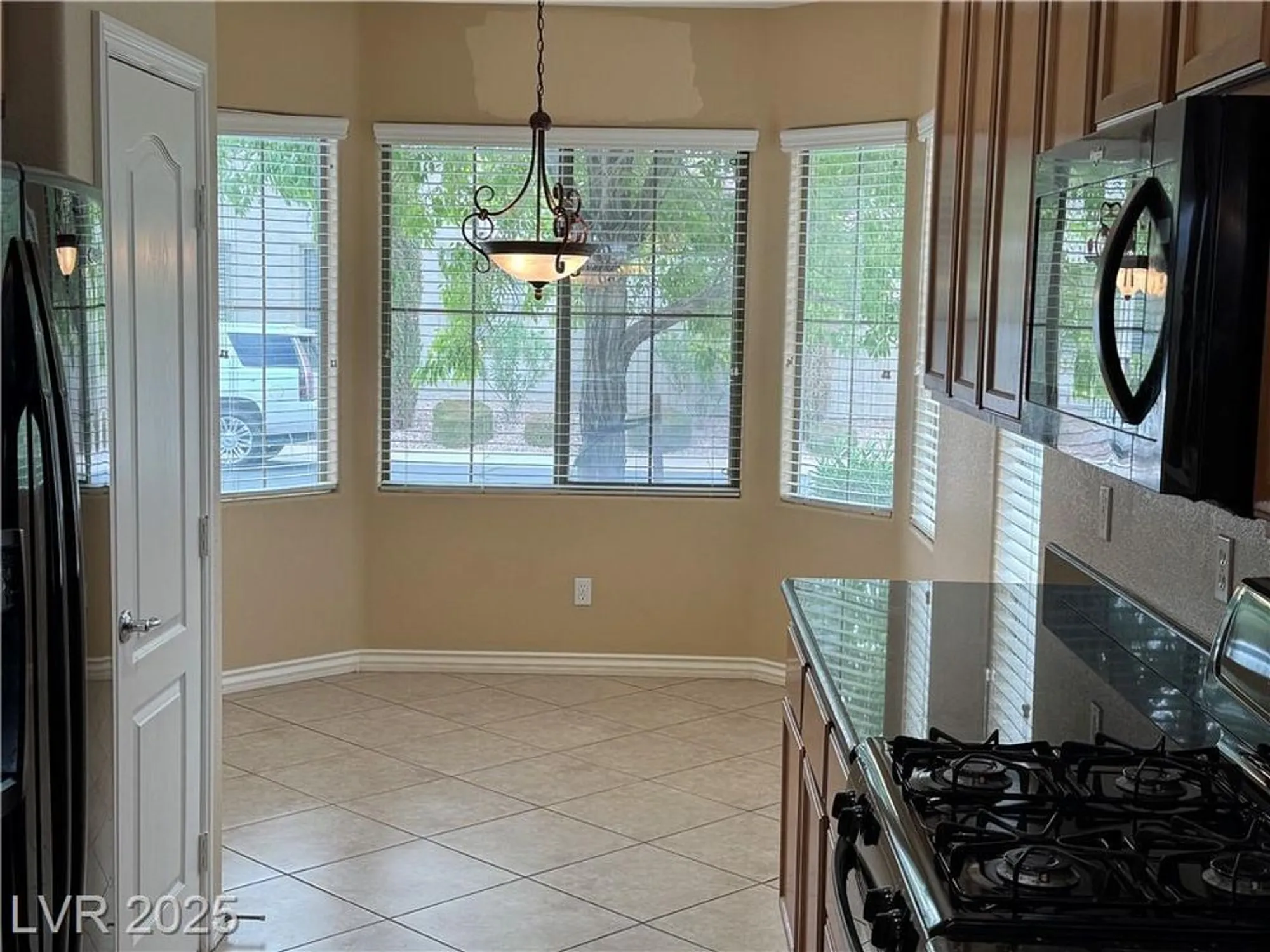 Property Slideshow image 4 of 64 | 5913 saratoga reserve st, North Las Vegas, NV, 89081