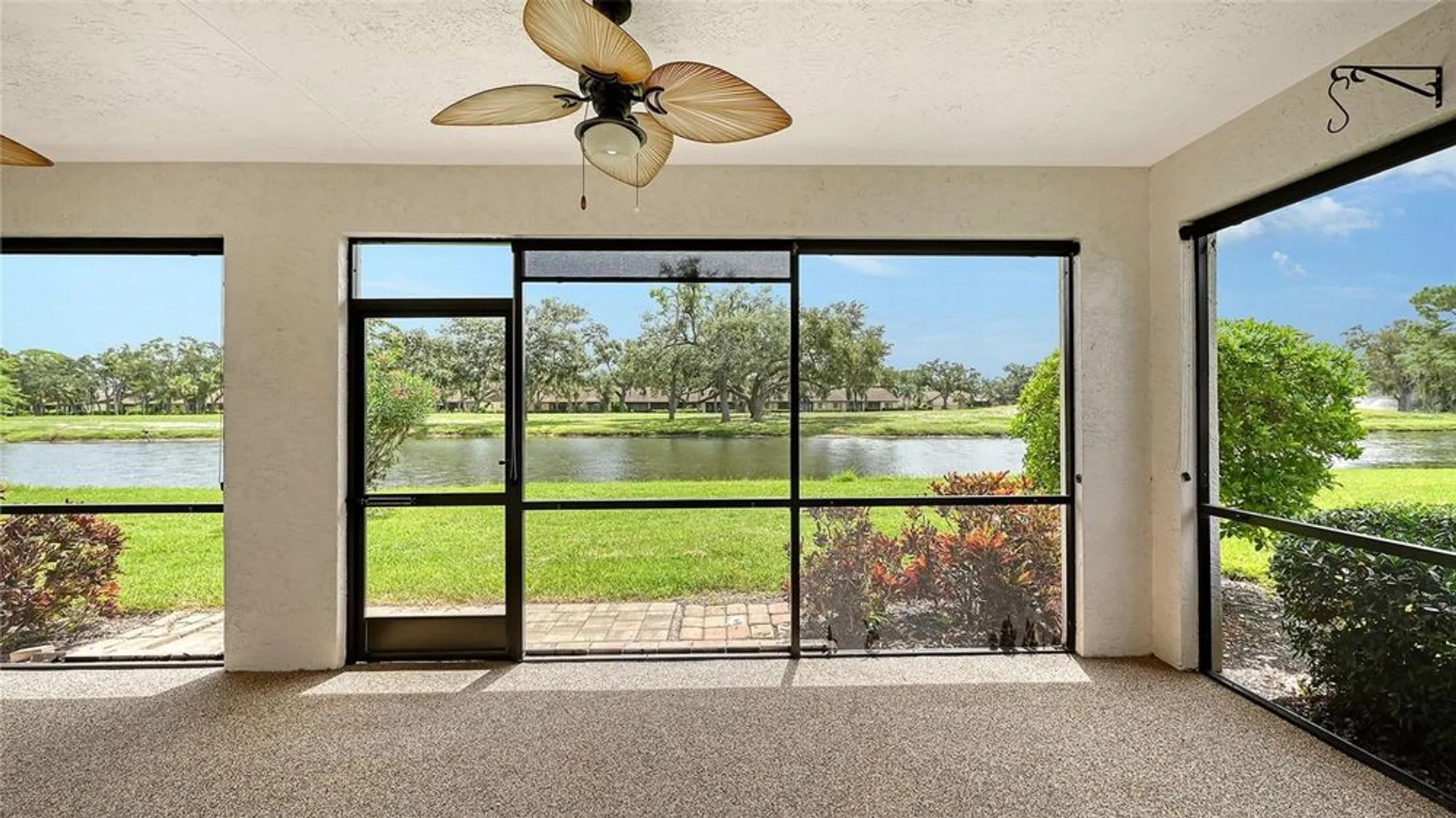 Property Slideshow image 10 of 63 | 7340 golf pointe cir, Sarasota, FL, 34243