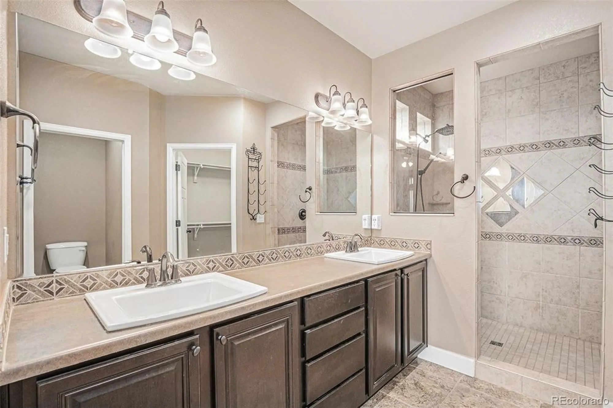 Property Slideshow image 19 of 28 | 5521 ensenada st, Denver, CO, 80249