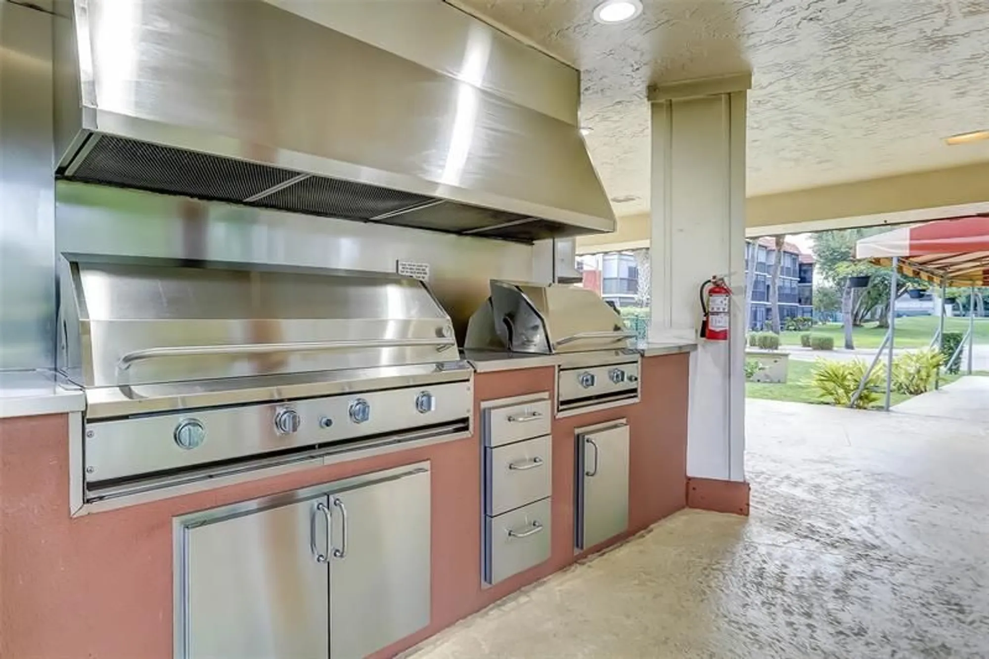 Property Slideshow image 13 of 17 | 700 s hollybrook dr apt 104, Pembroke Pines, FL, 33025