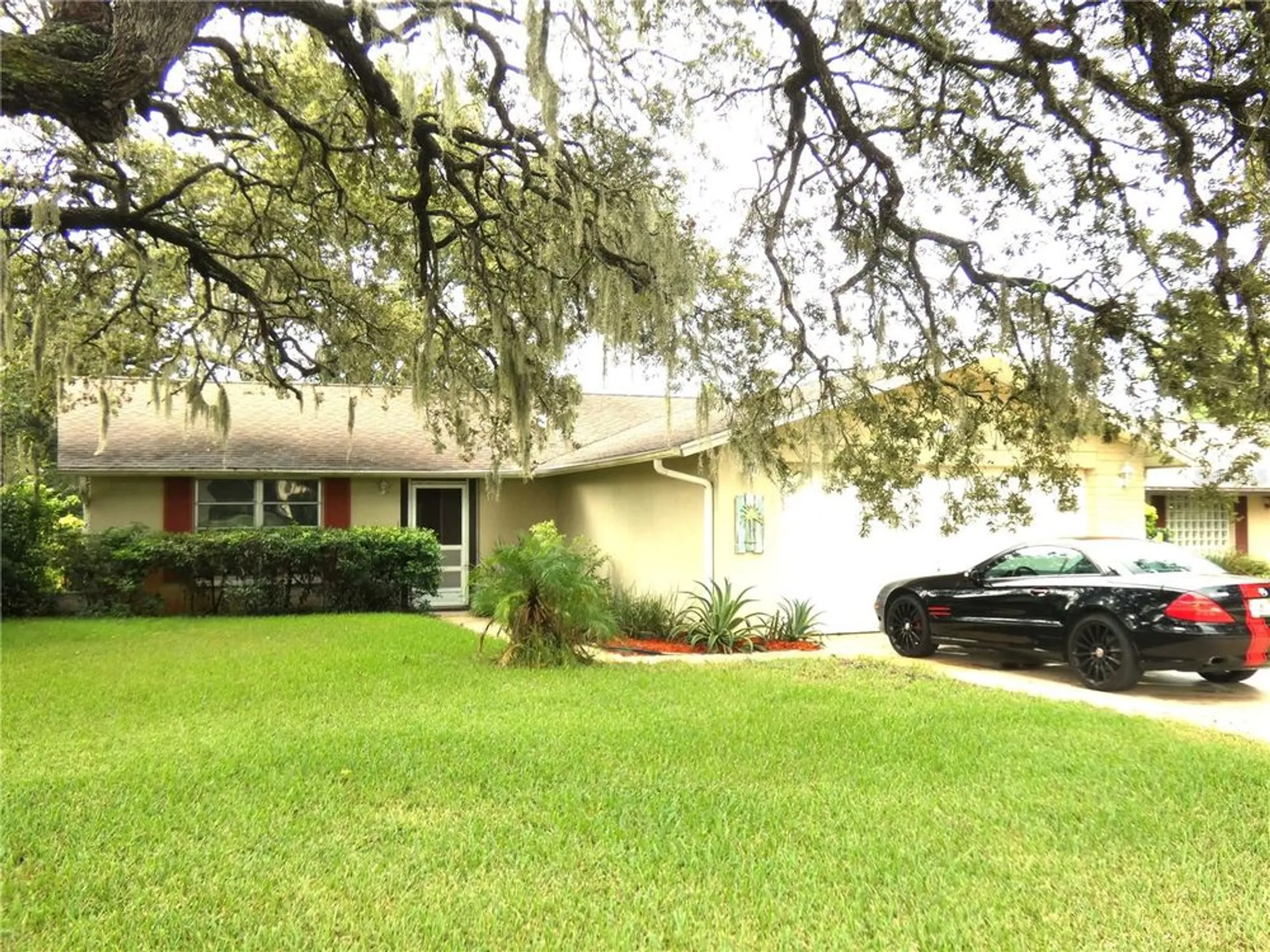Property Slideshow image 1 of 39 | 8140 san felipe ct, Port Richey, FL, 34668
