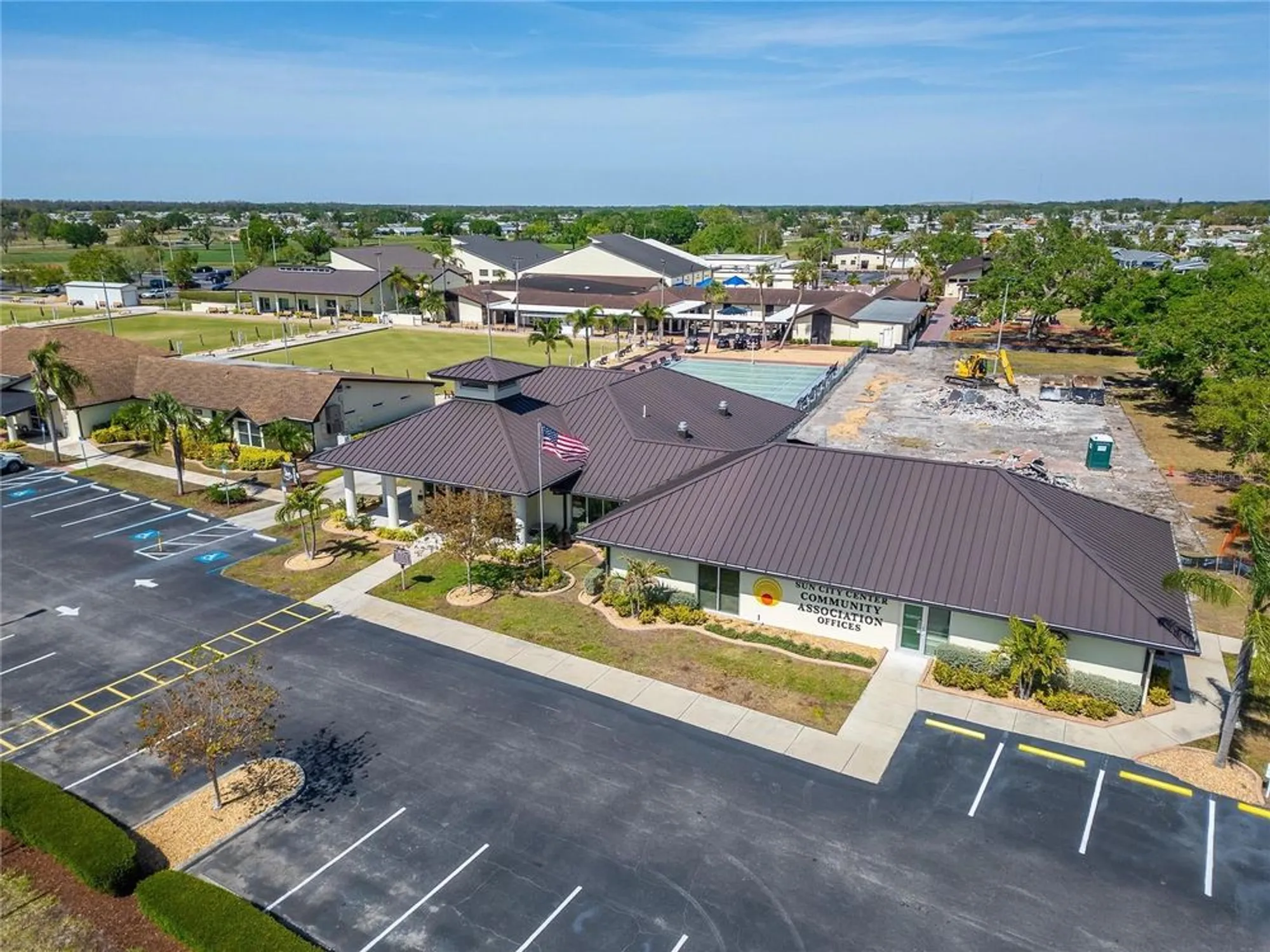 Property Slideshow image 71 of 81 | 334 northway dr, Sun City Center, FL, 33573