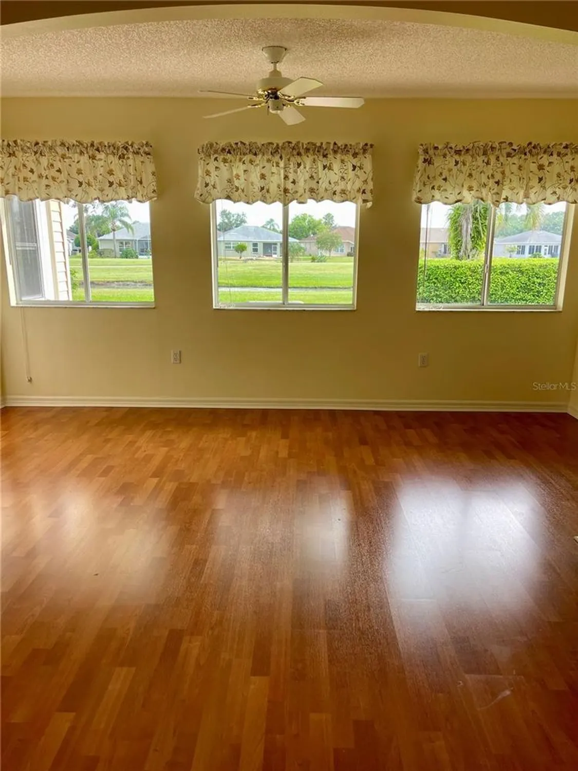 Property Slideshow image 13 of 43 | 305 ranchwood dr, Leesburg, FL, 34748