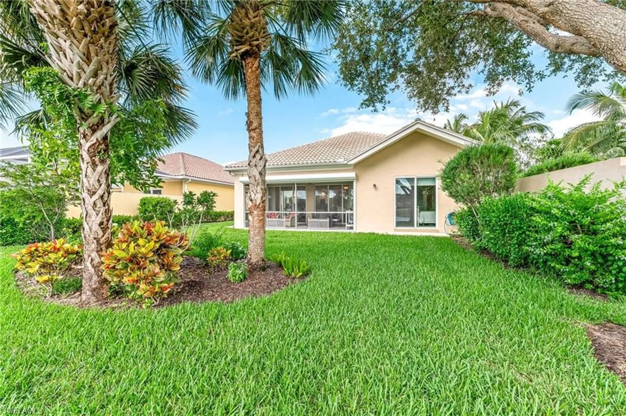 Property Slideshow image 28 of 32 | 7042 toscana ct, Naples, FL, 34114