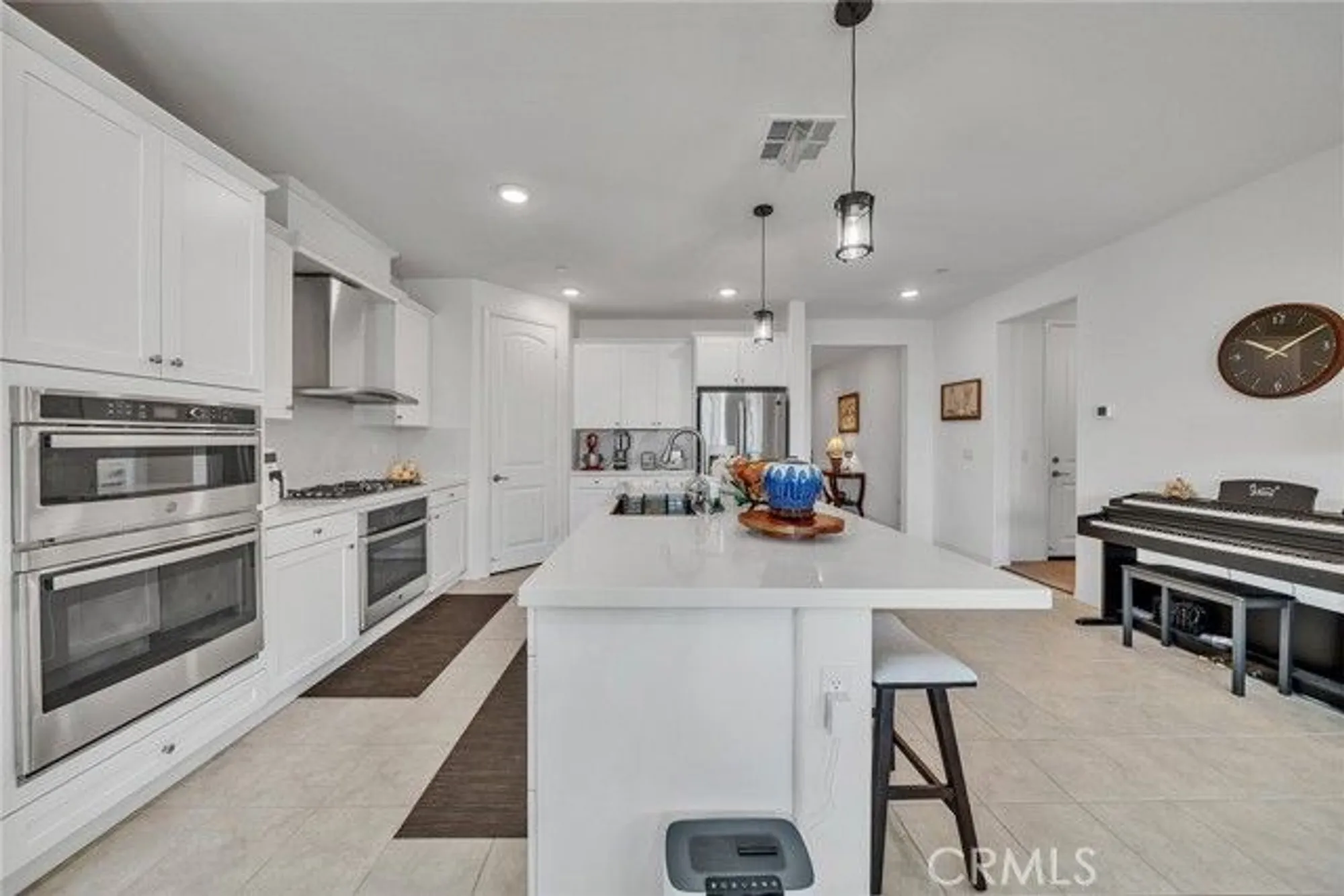 Property Slideshow image 8 of 40 | 4613 s amherst privado, Ontario, CA, 91761