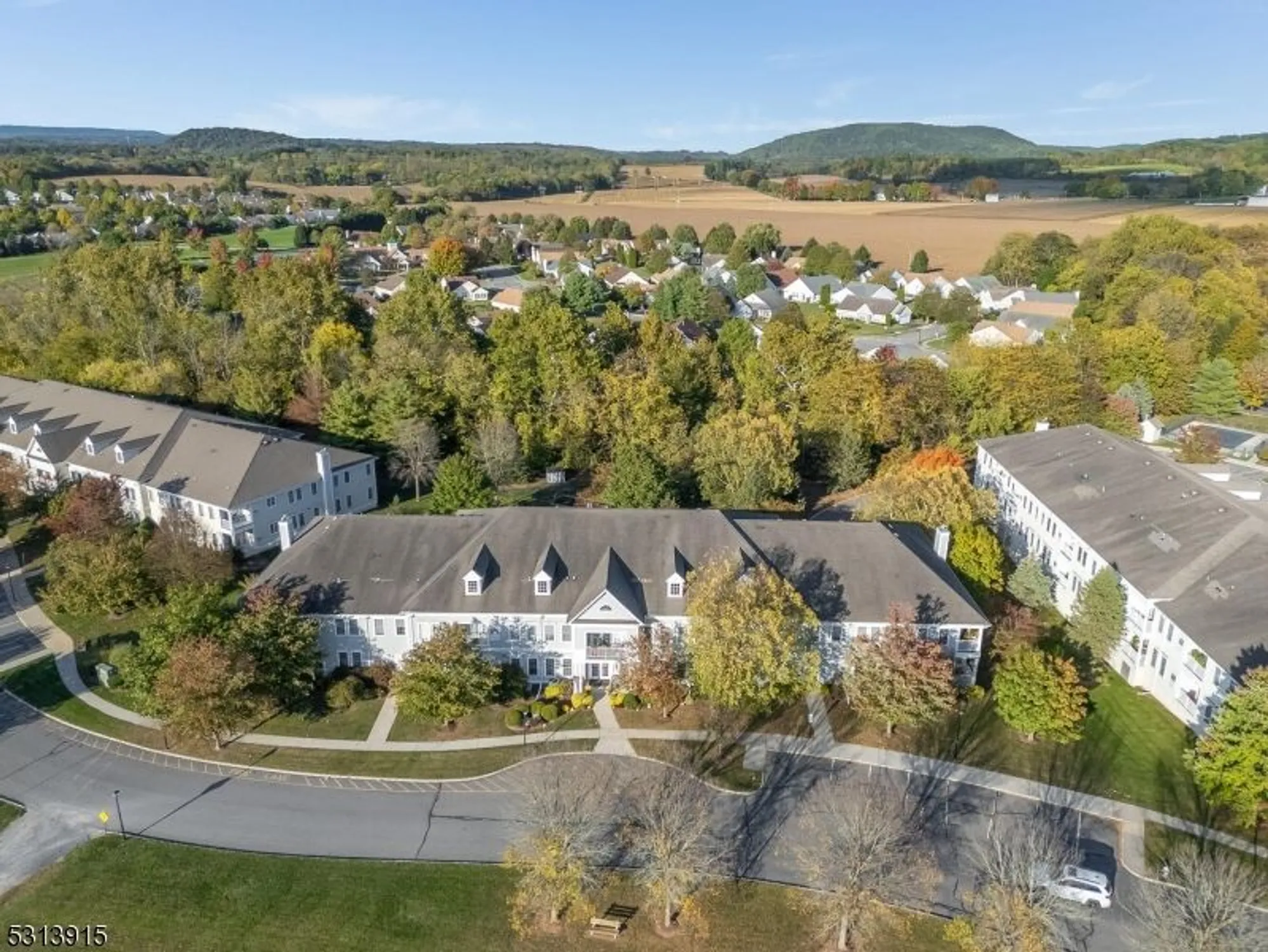 Property Slideshow image 35 of 48 | 6015 brookfield glen dr # 15, Belvidere, NJ, 07823