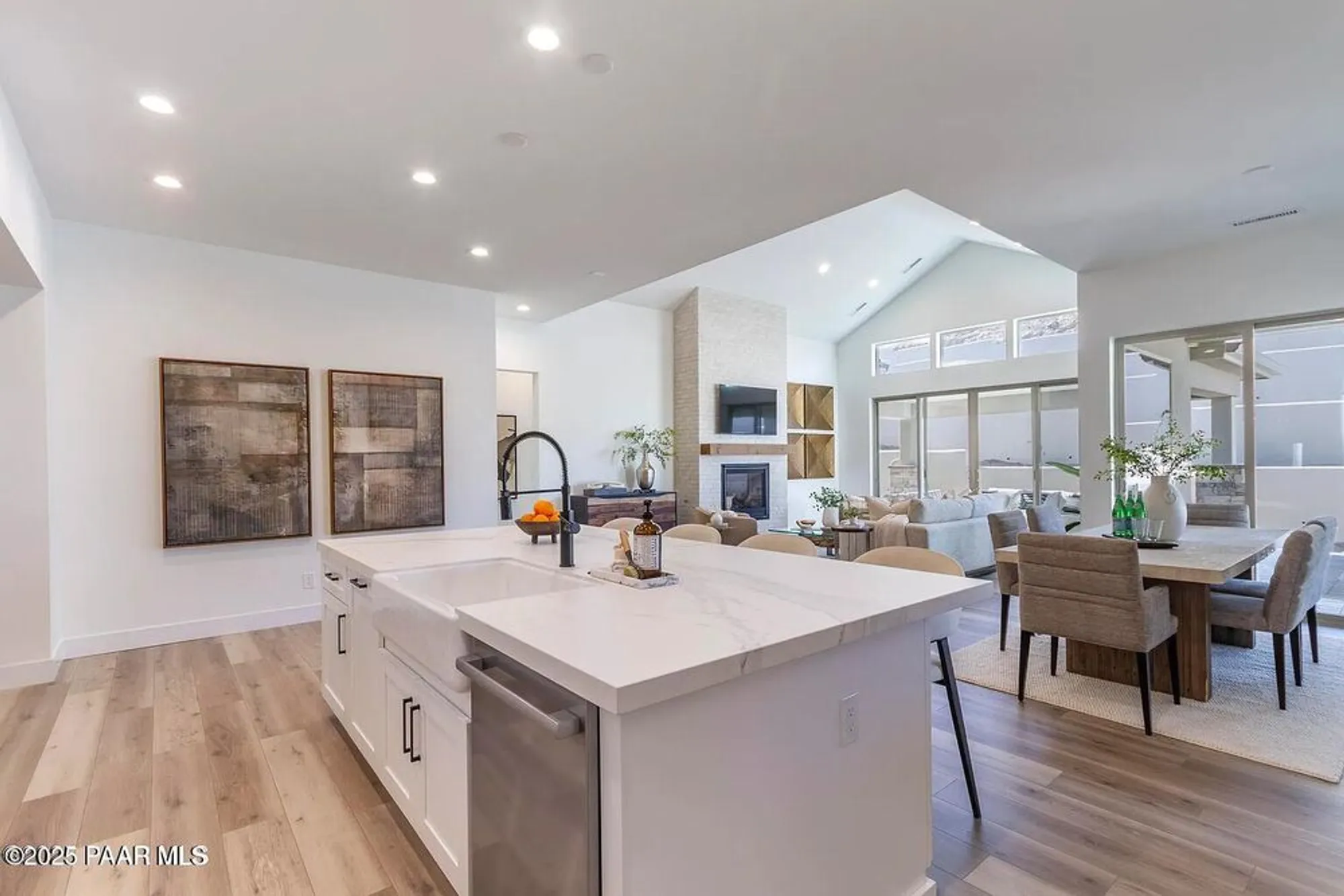 Property Slideshow image 6 of 12 | 1124 s lakeview dr, Prescott, AZ, 86301