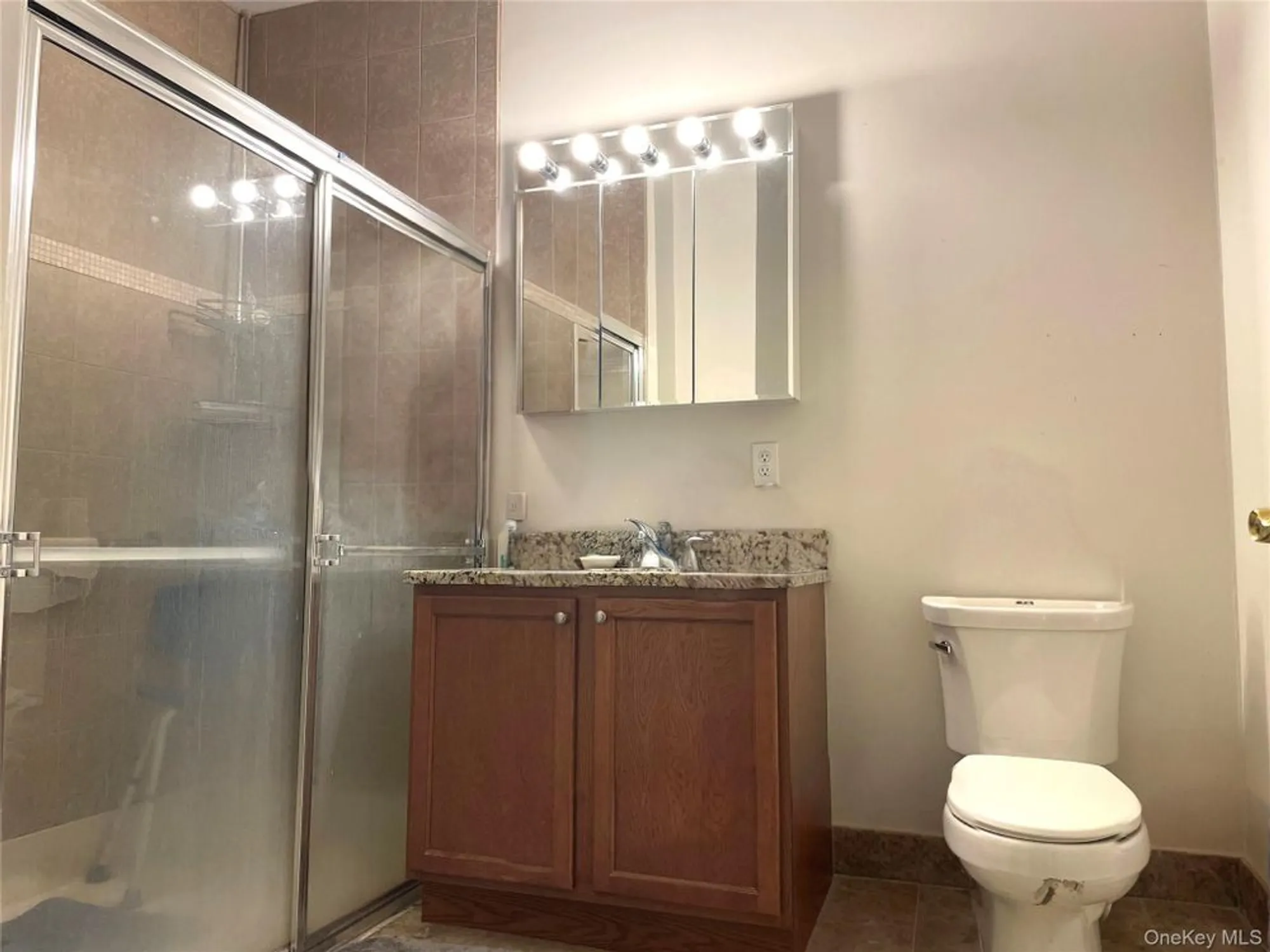 Property Slideshow image 6 of 20 | 272 spring dr, East Meadow, NY, 11554